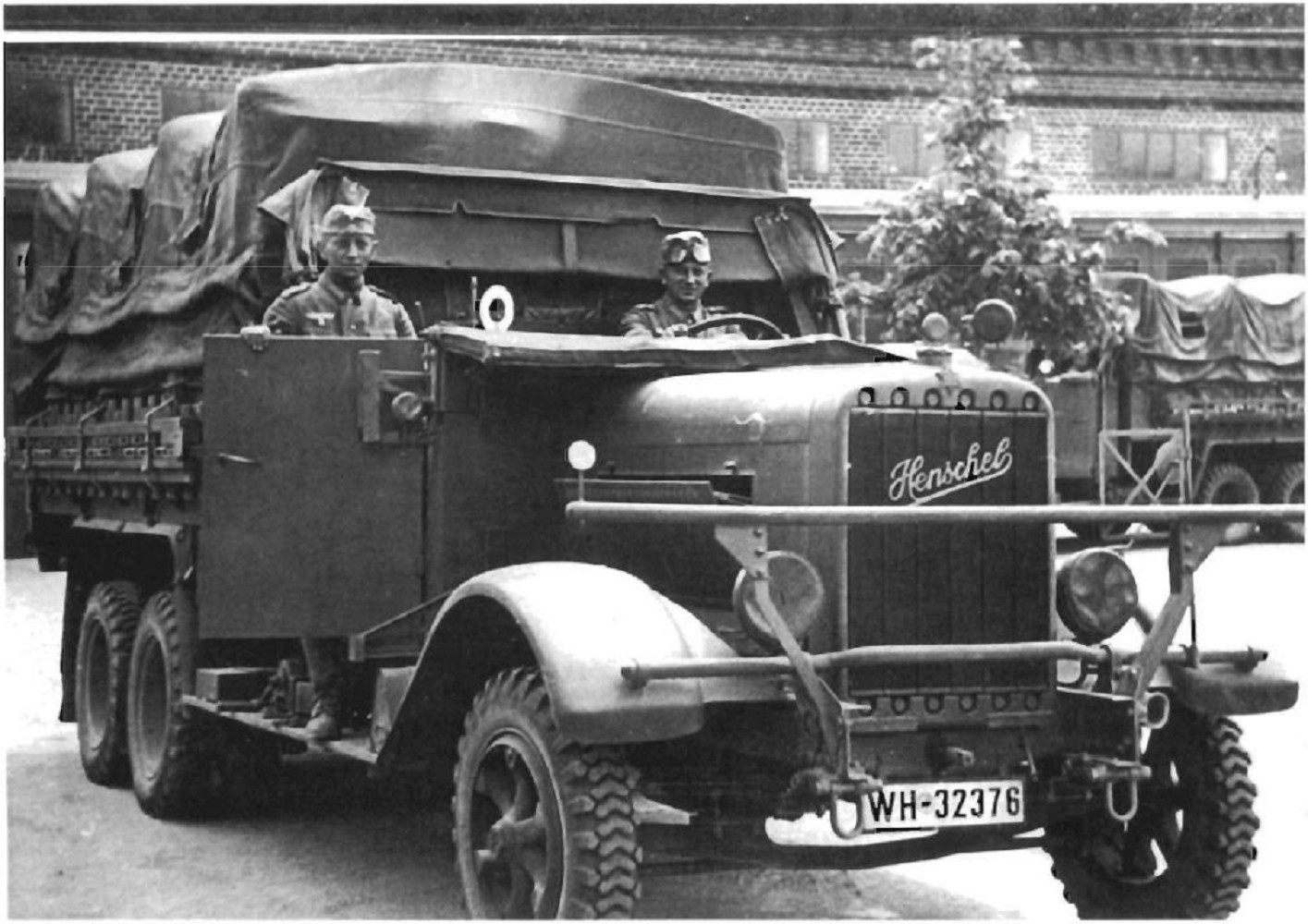 El règim nazi envia sis camions de la mort a Barcelona