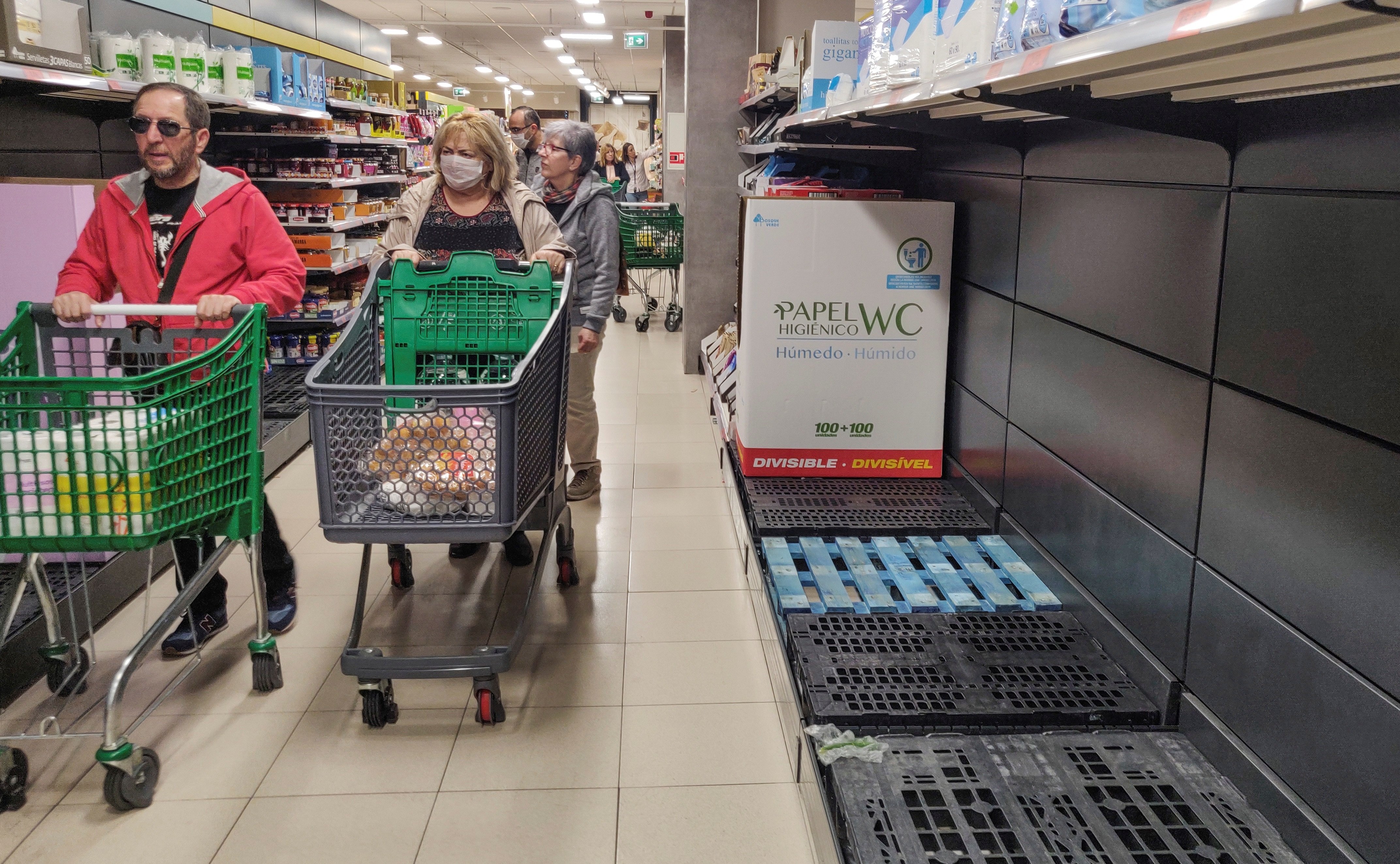 Prisión para un joven por amenazar con pasar el coronavirus en un supermercado