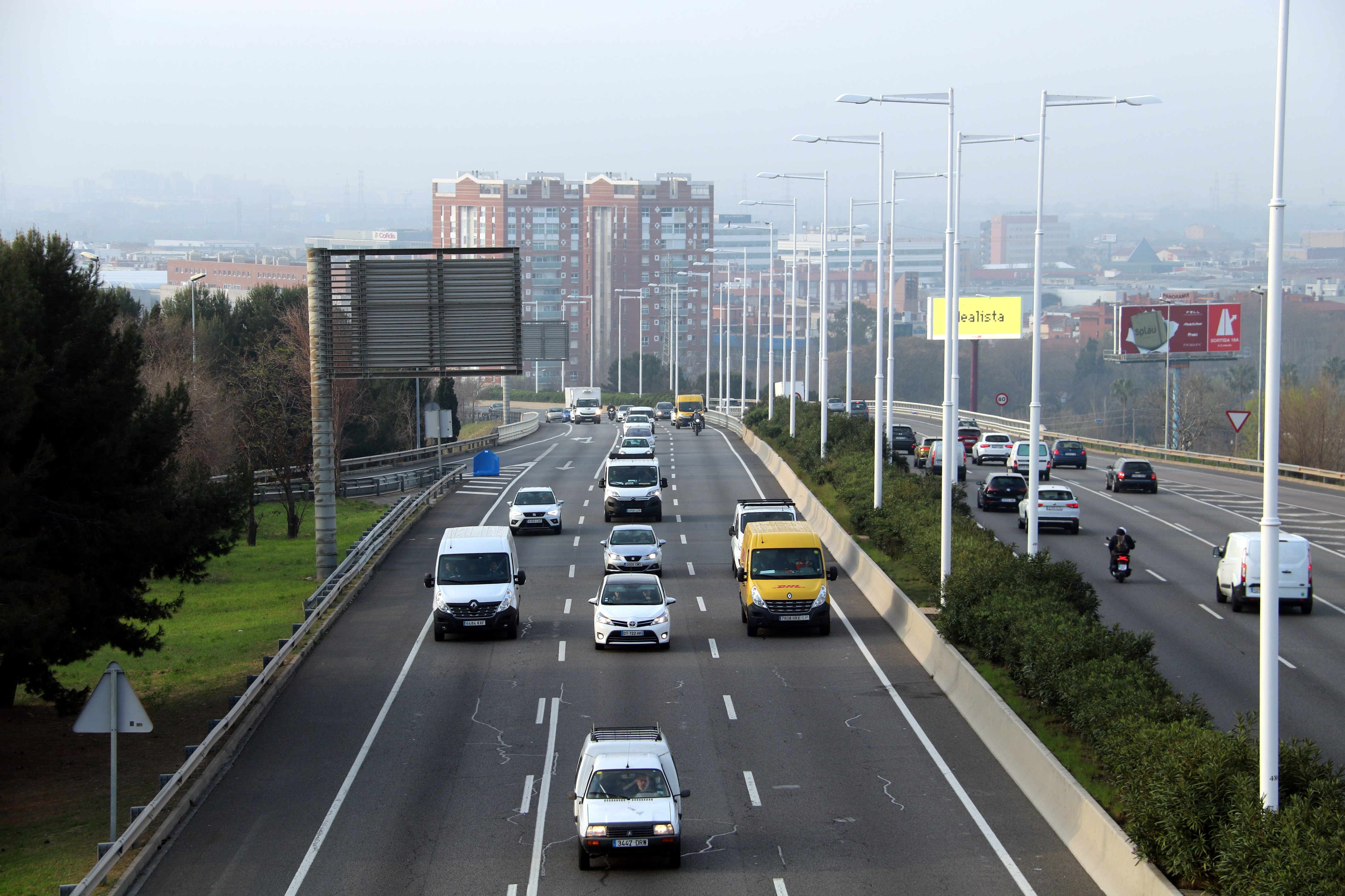 Els desplaçaments en vehicle privat cauen per sota del 20% a Barcelona