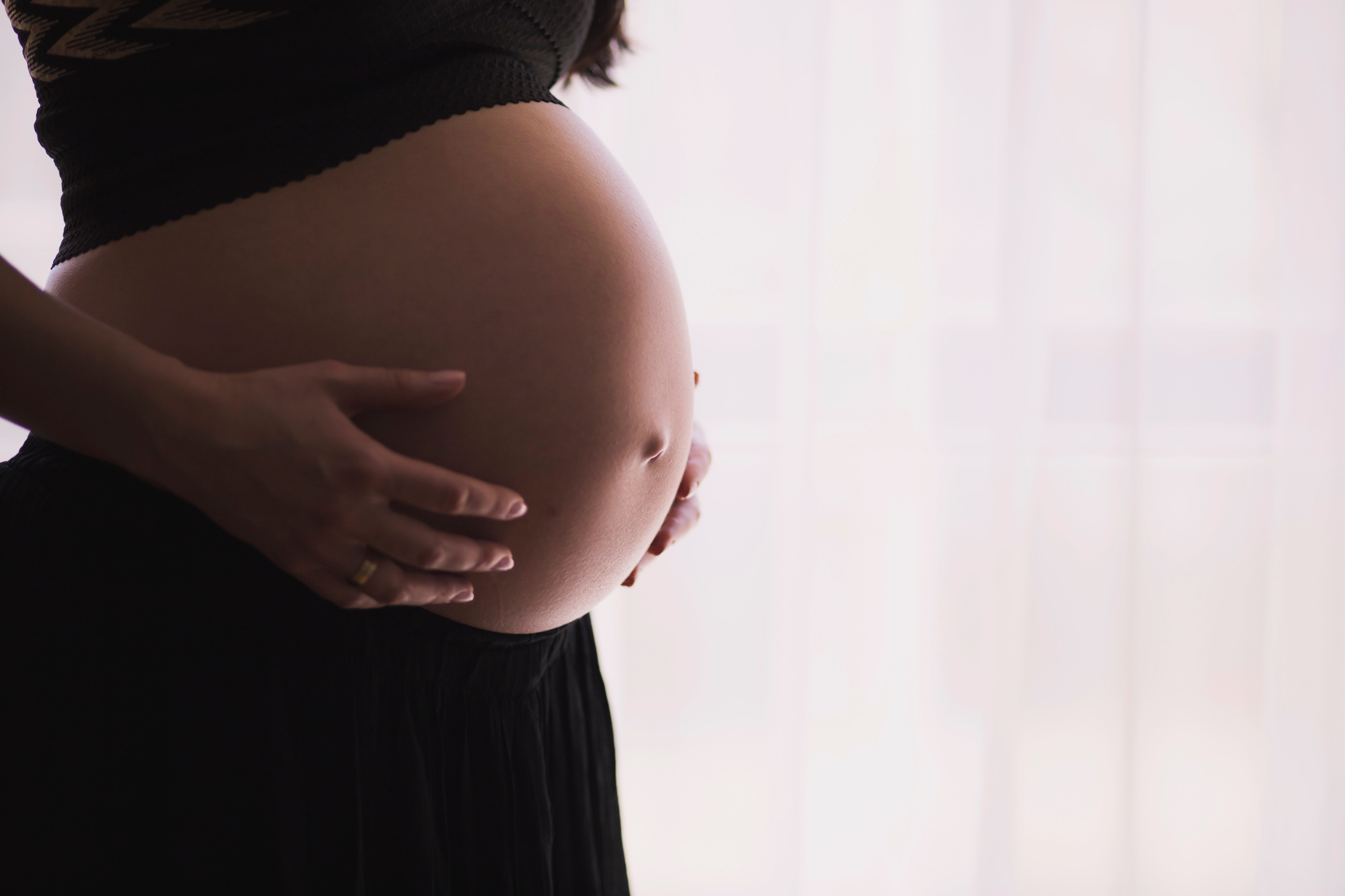 Un estudi demostra que les embarassades no transmeten el coronavirus