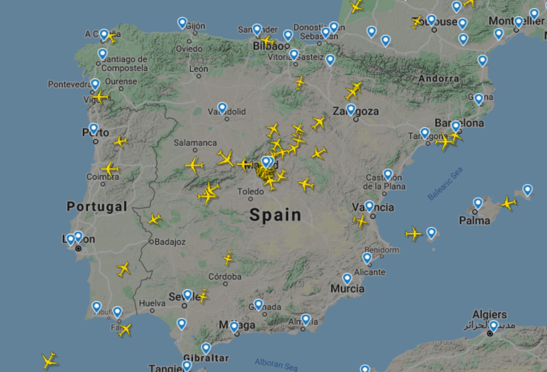 El espacio aéreo, saturado de aviones en plena crisis por el coronavirus