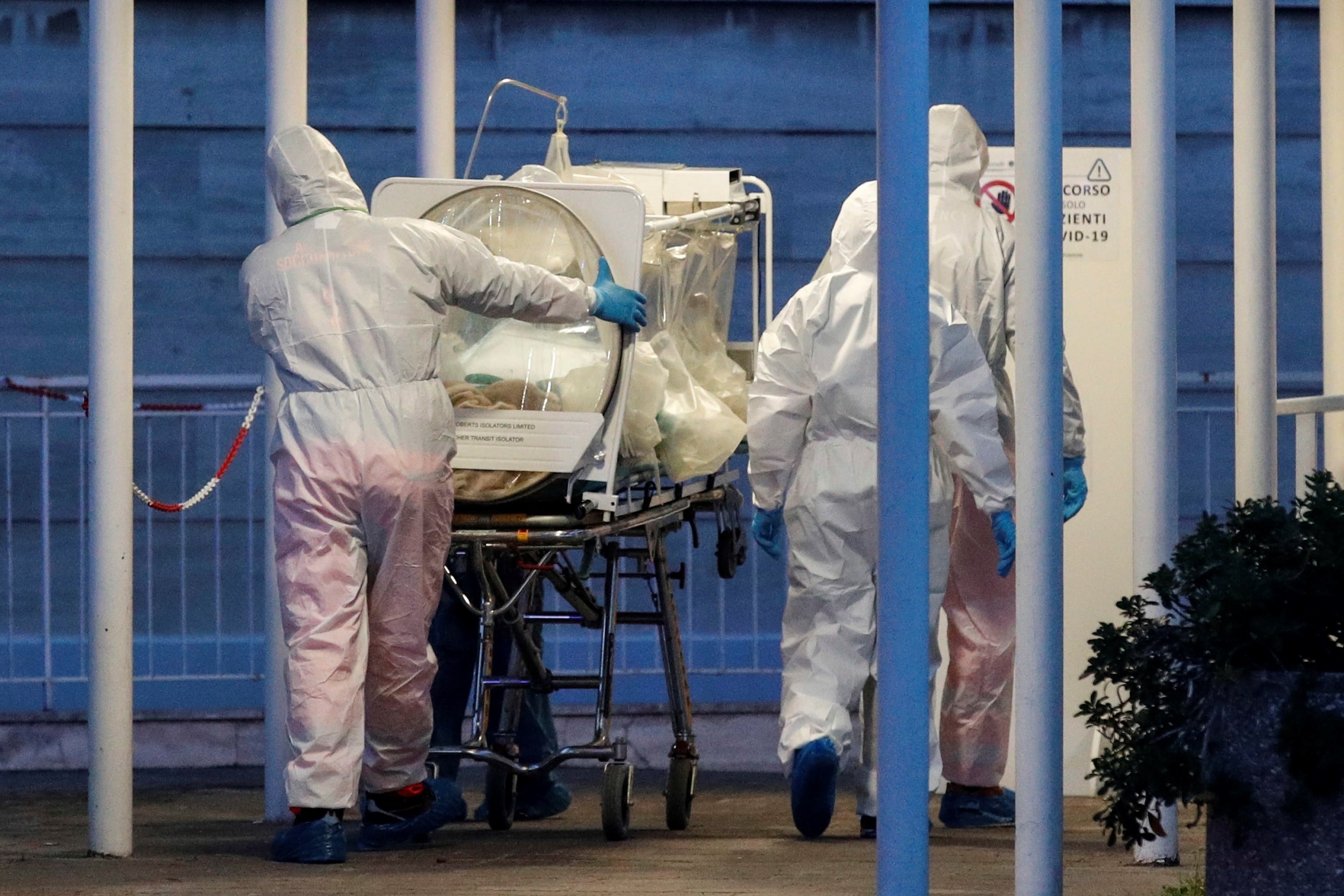 Italia ya supera las 53.500 personas infectadas por coronavirus