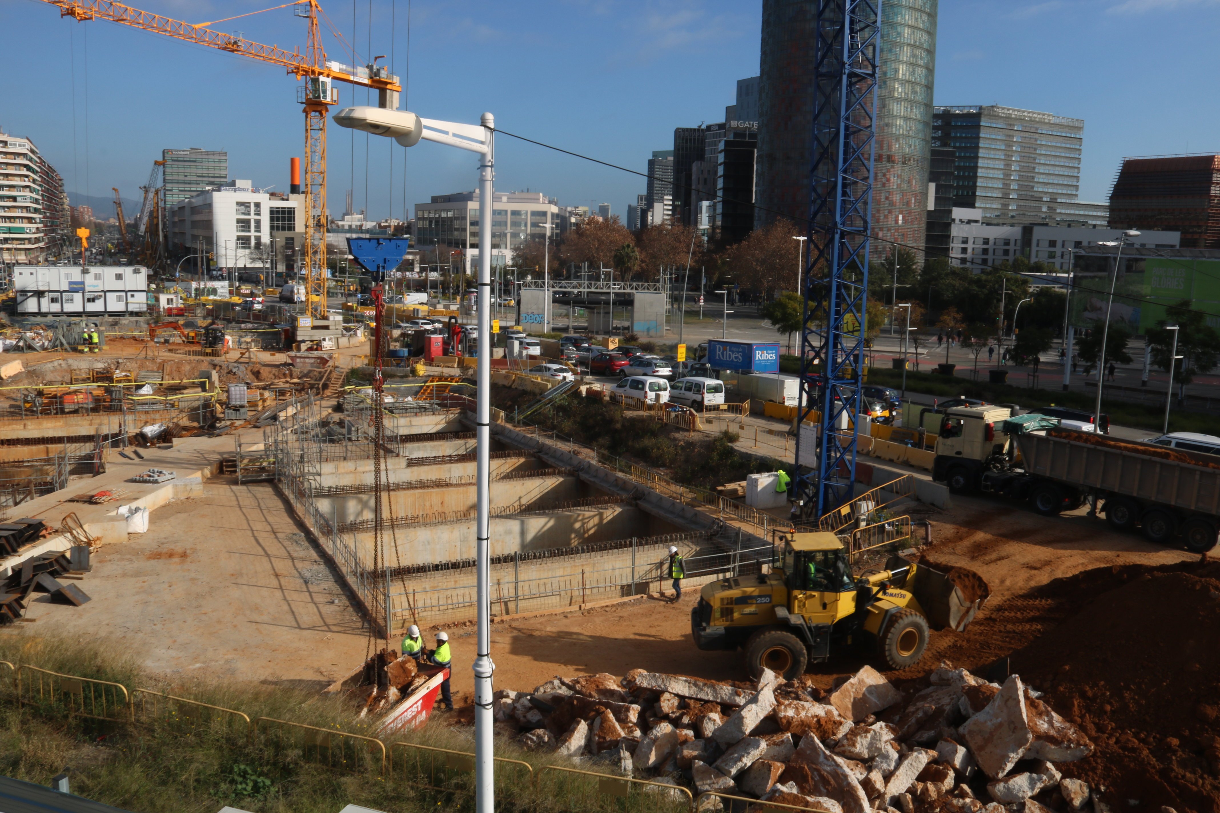 Les set vides de les Glòries, la plaça central que mai va ser