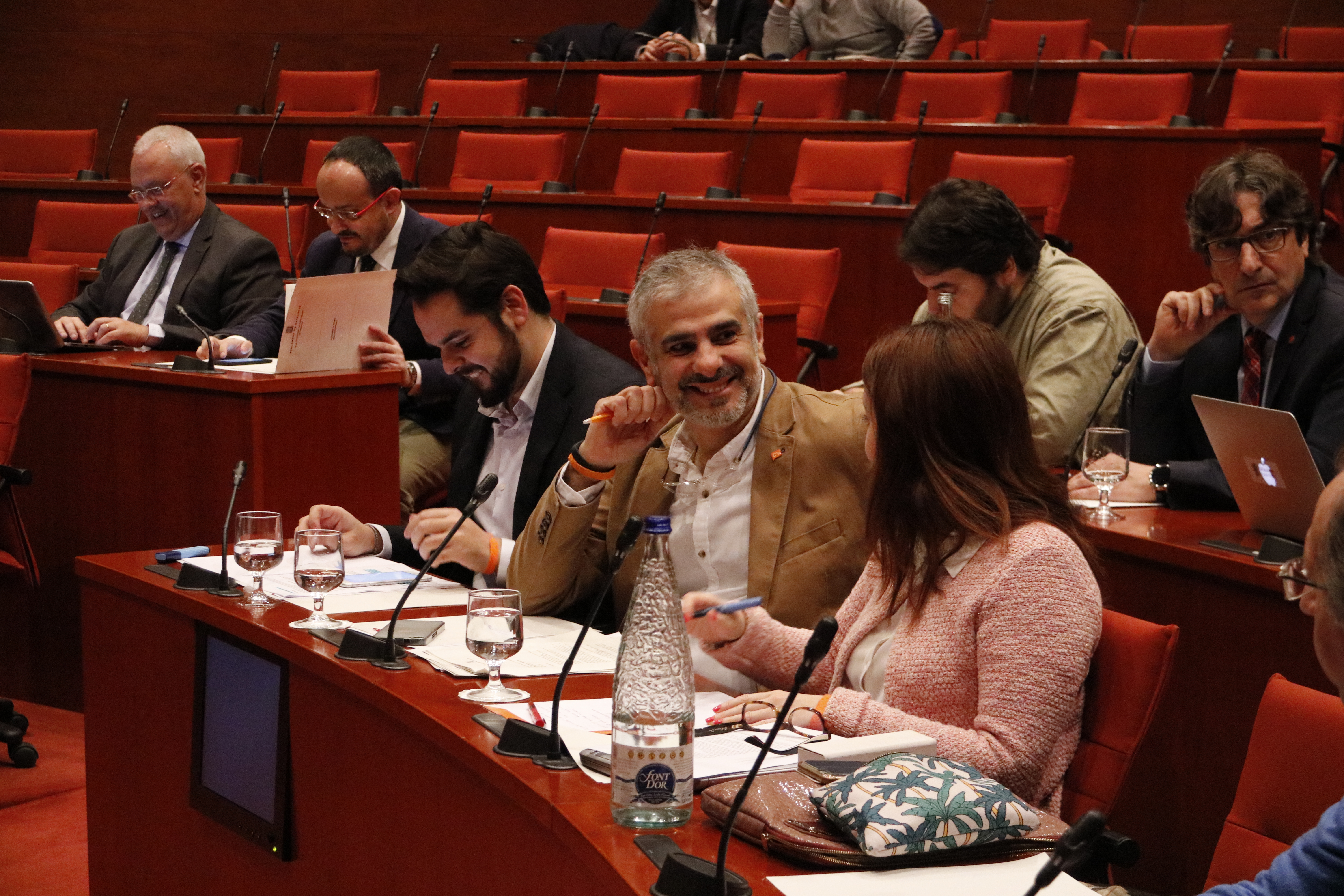 Cs y PP reprochan a la Mesa el incumplimiento del reglamento