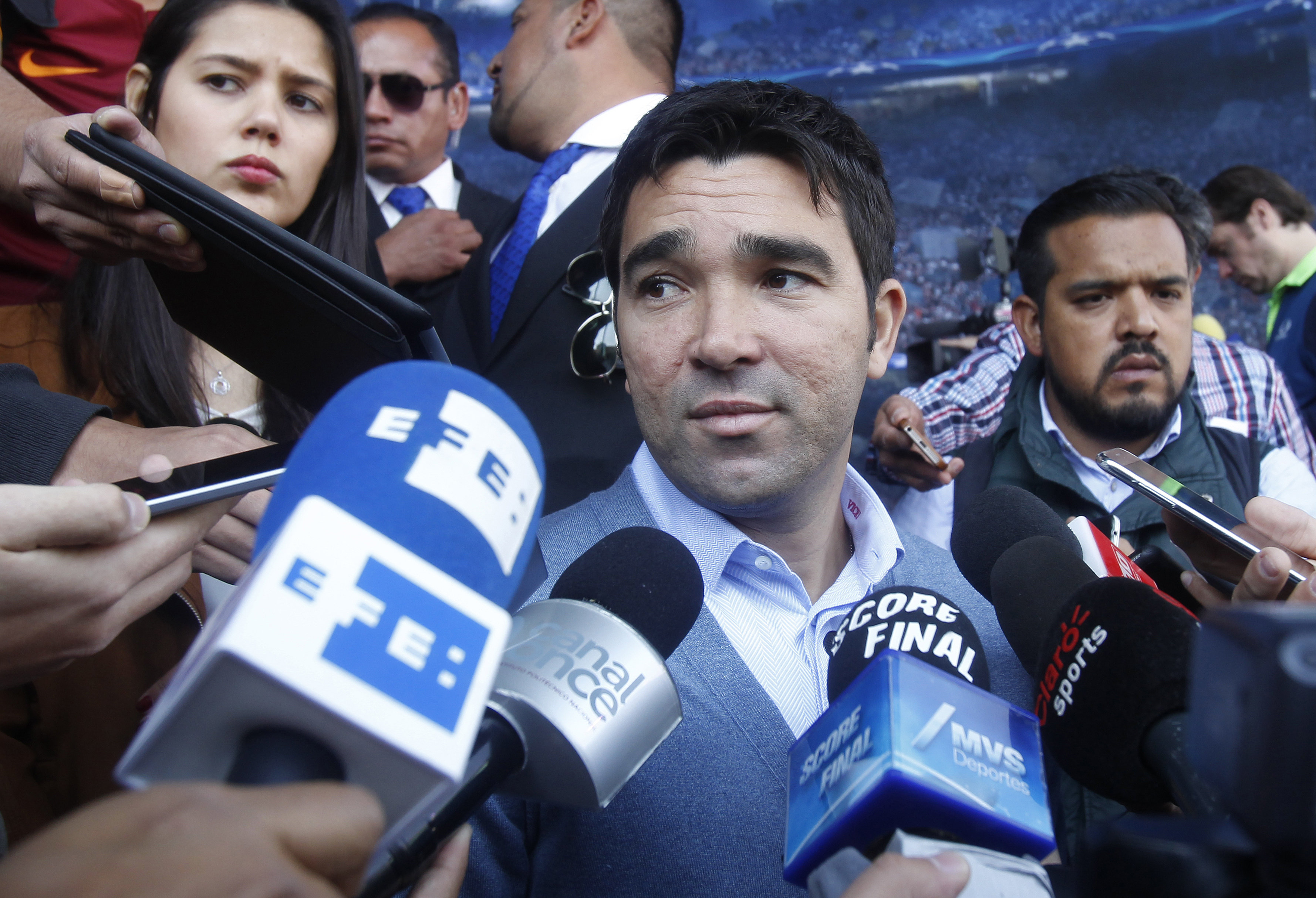 Deco, avisado, Inter y AC Milan pagan la cláusula de 20 millones, adiós al Barça