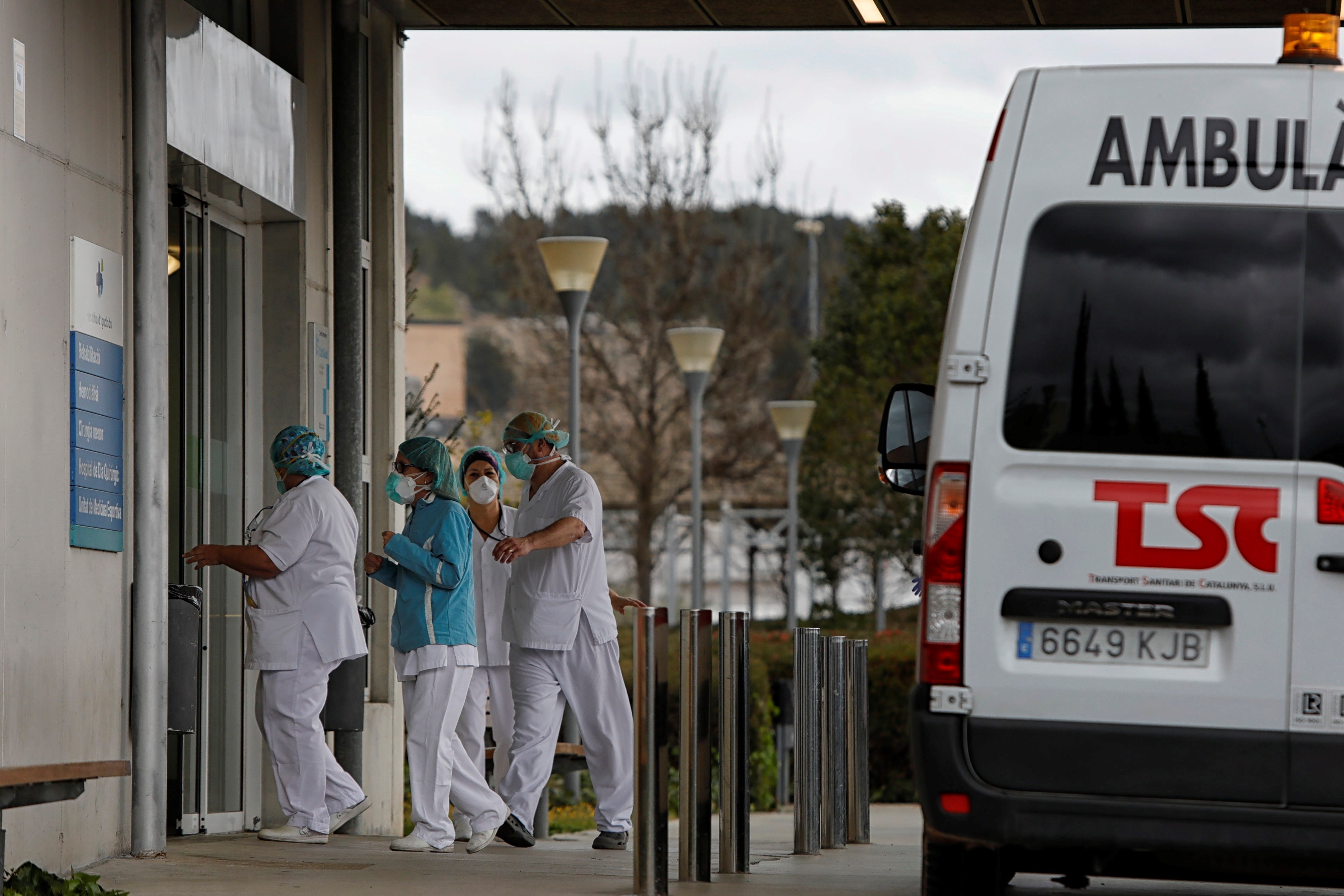 Coronavirus | Sanitarios, inquietos por el cambio de normas y falta de material