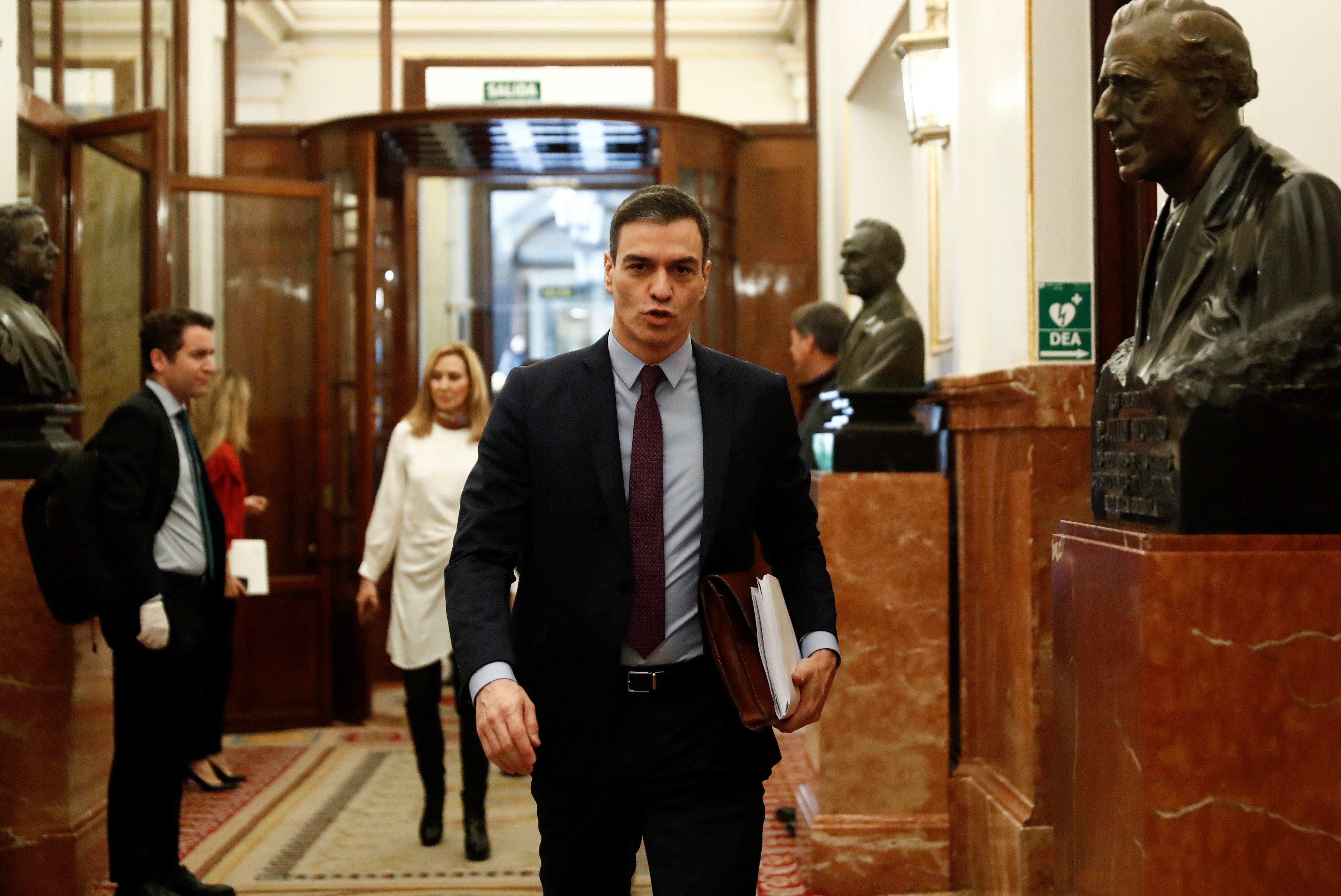 Coronavirus | La inoperància de Pedro Sánchez provoca una revolta d'autonomies