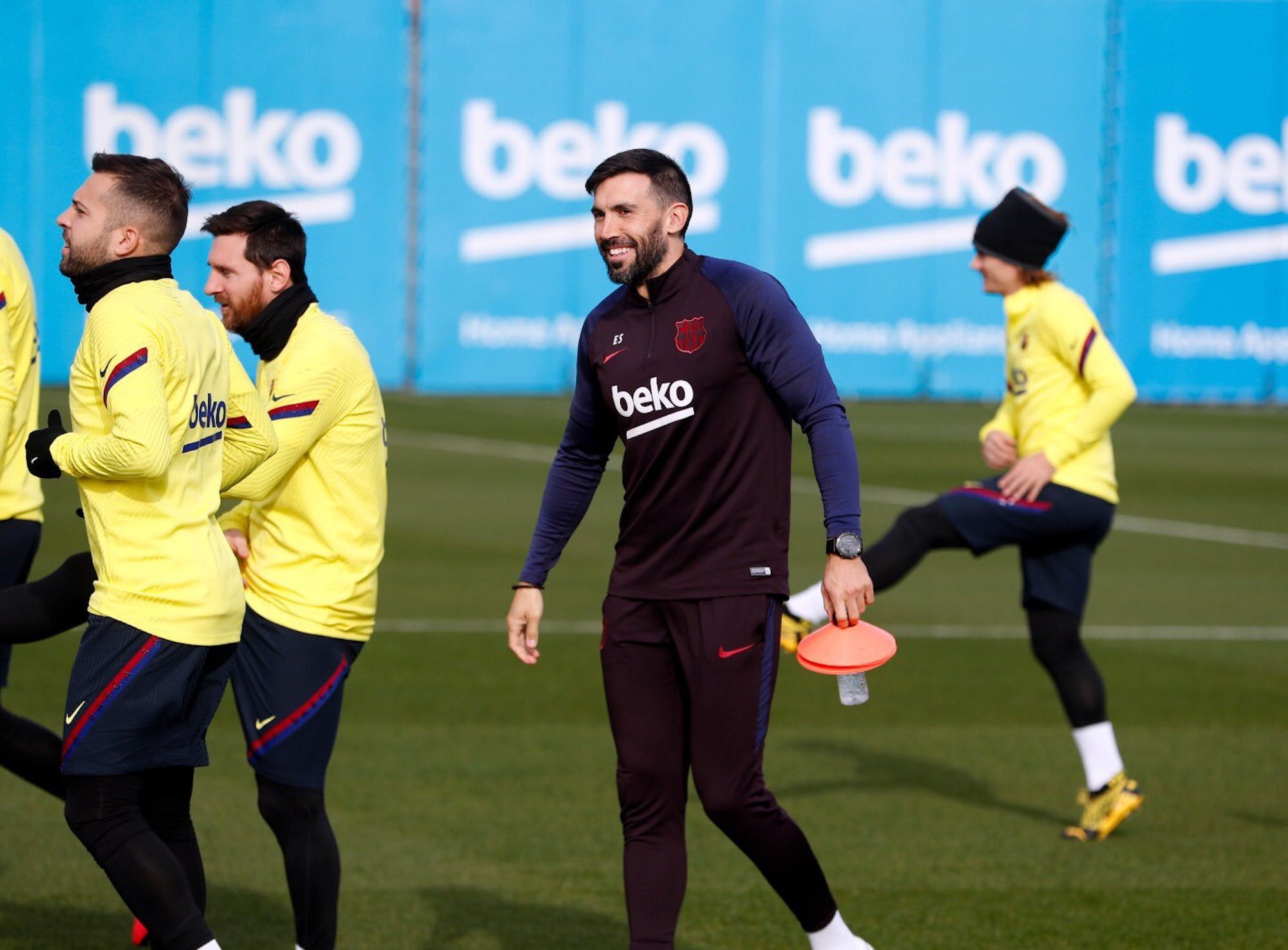 El segundo entrenador del Barça explica sus métodos para aprender catalán
