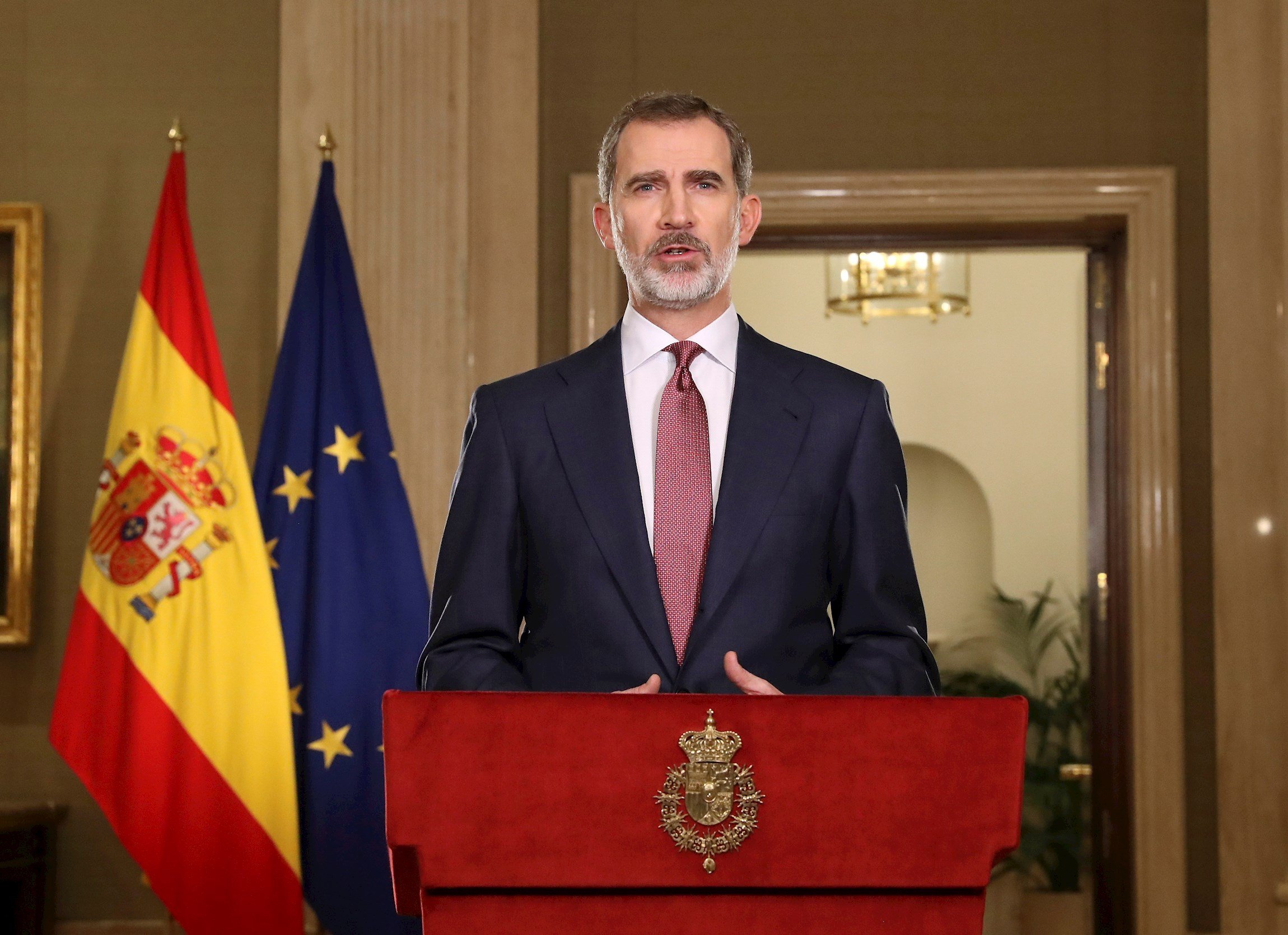 Spanish king, dodging family corruption issue, calls for unity against coronavirus