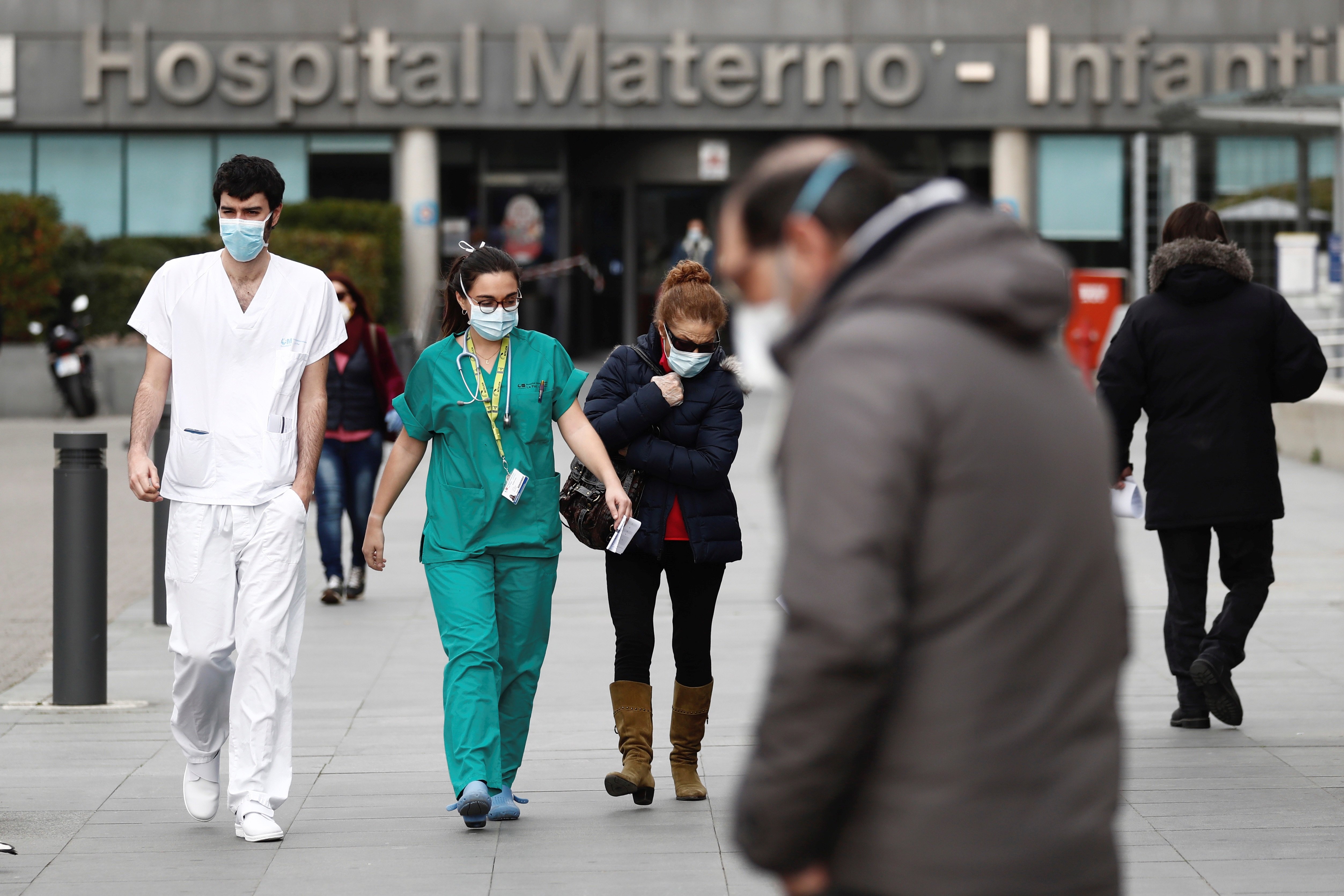 España aún no doblega la curva: 767 muertos de coronavirus, el 65% en Madrid