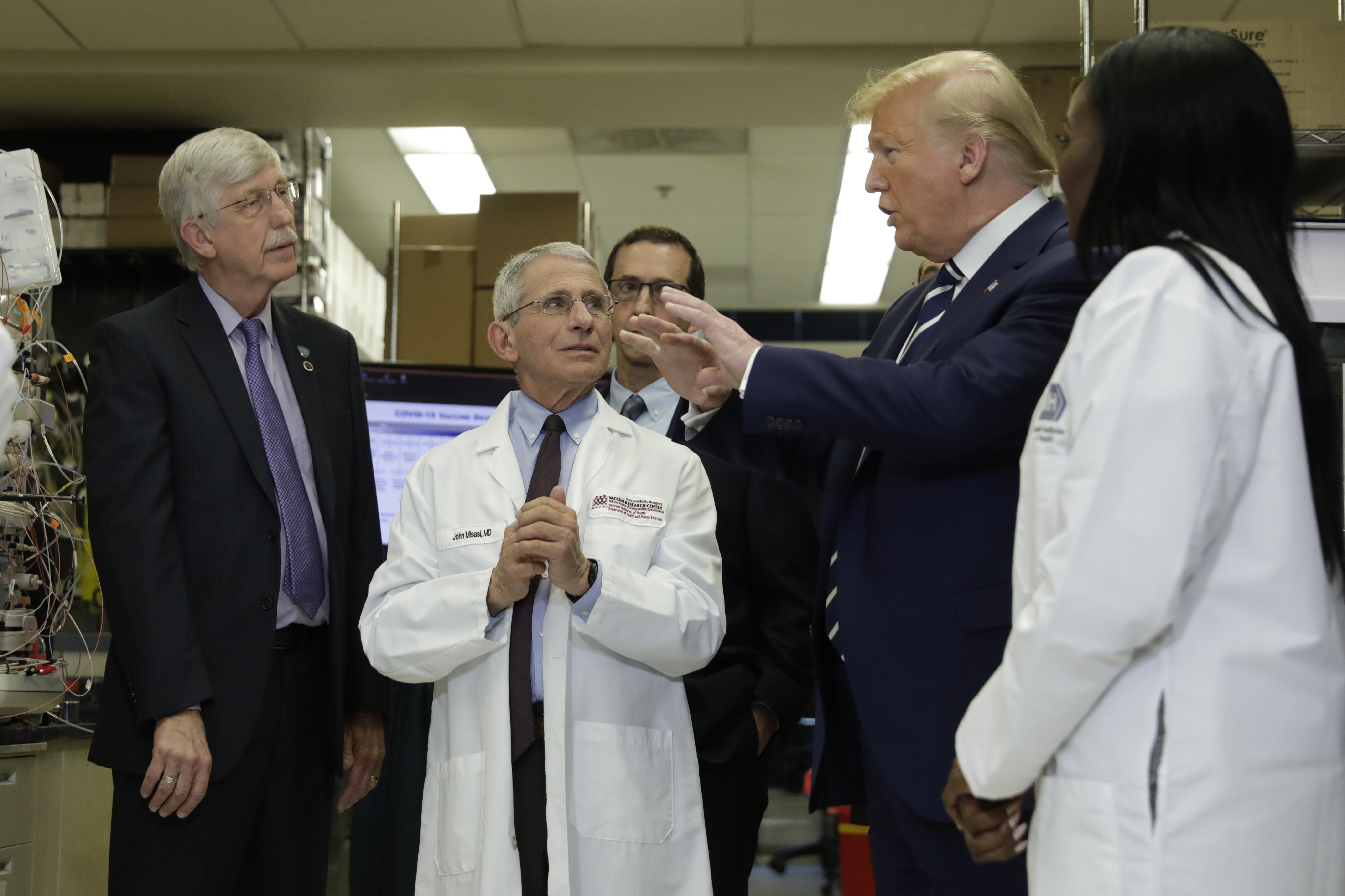 Trump s'automedica i pren hidroxicloroquina per prevenir el coronavirus