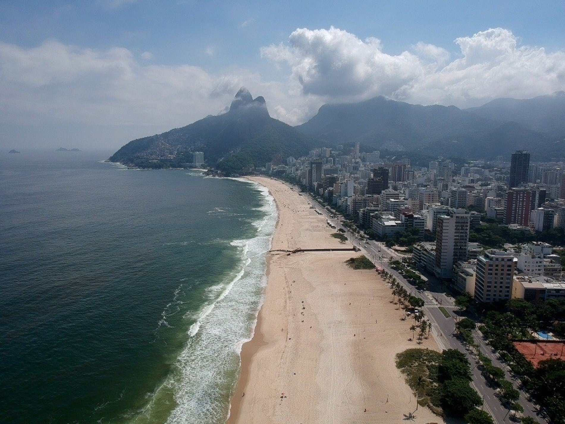 Brasil tanca l'estat de Rio de Janeiro, a diferència d'Espanya amb Madrid