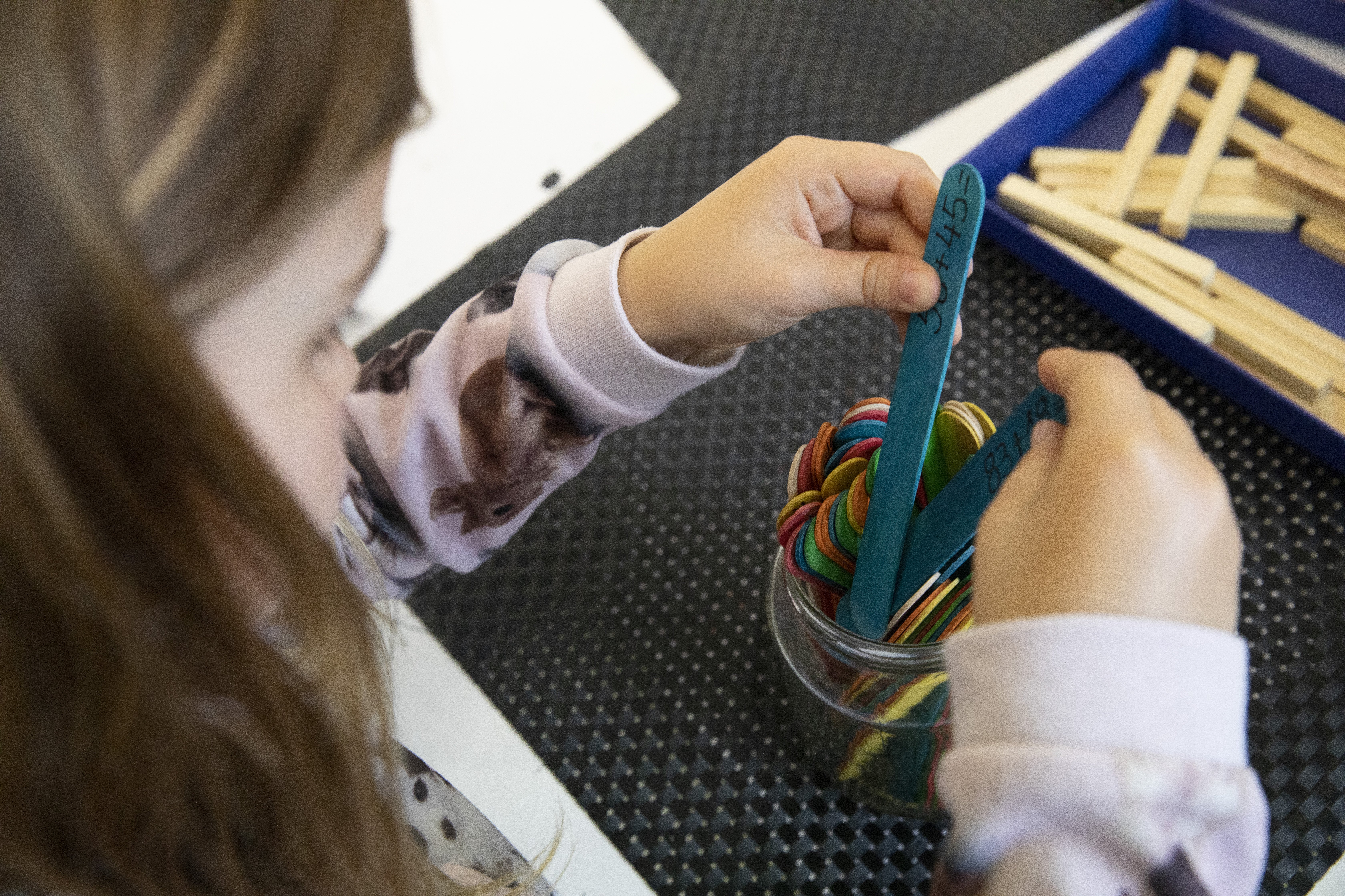 Educació ofereix orientacions als centres perquè proposin activitats a l’alumnat