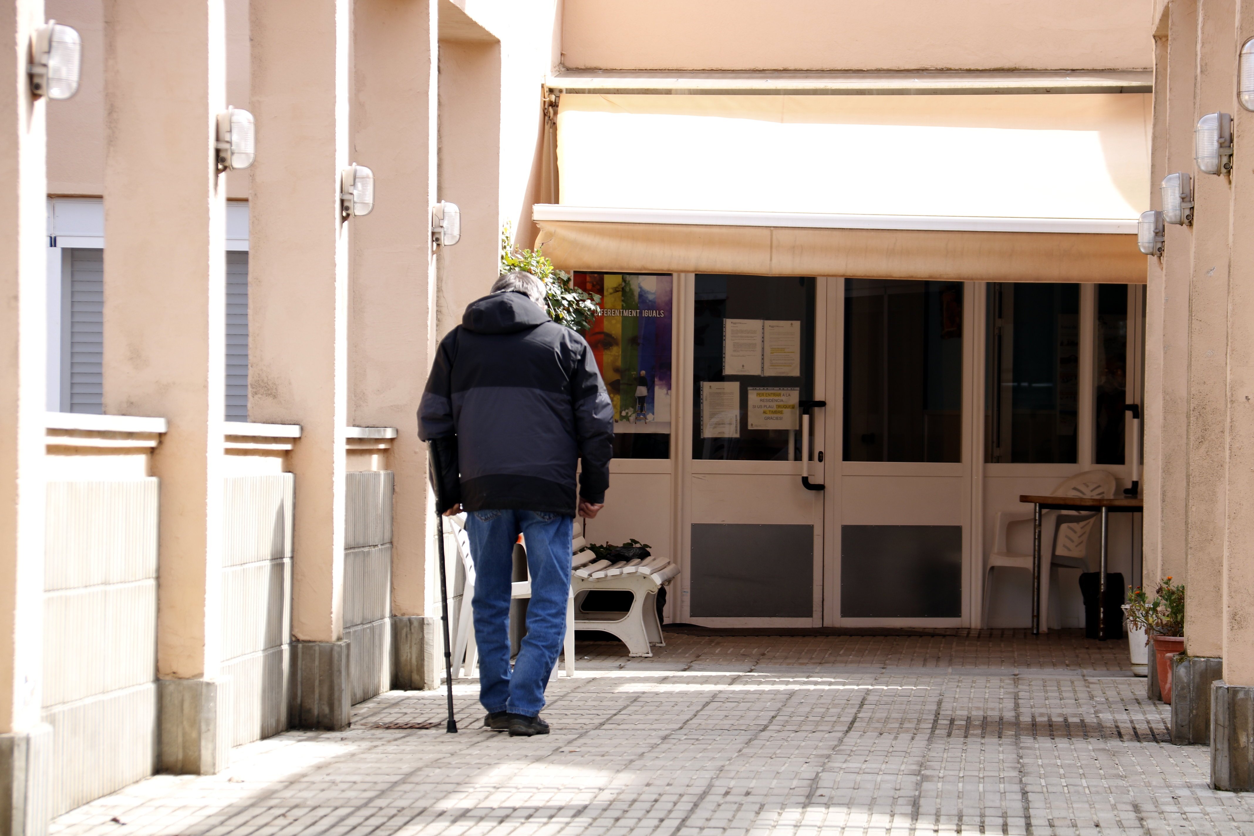 Trasladan a 160 abuelos que viven en residencias a hoteles de Barcelona