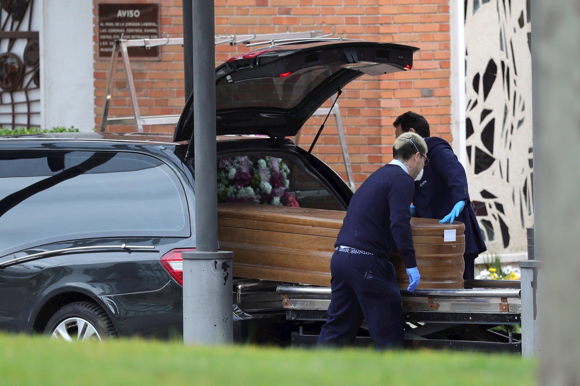 La funerària de Madrid deixarà de recollir morts per coronavirus