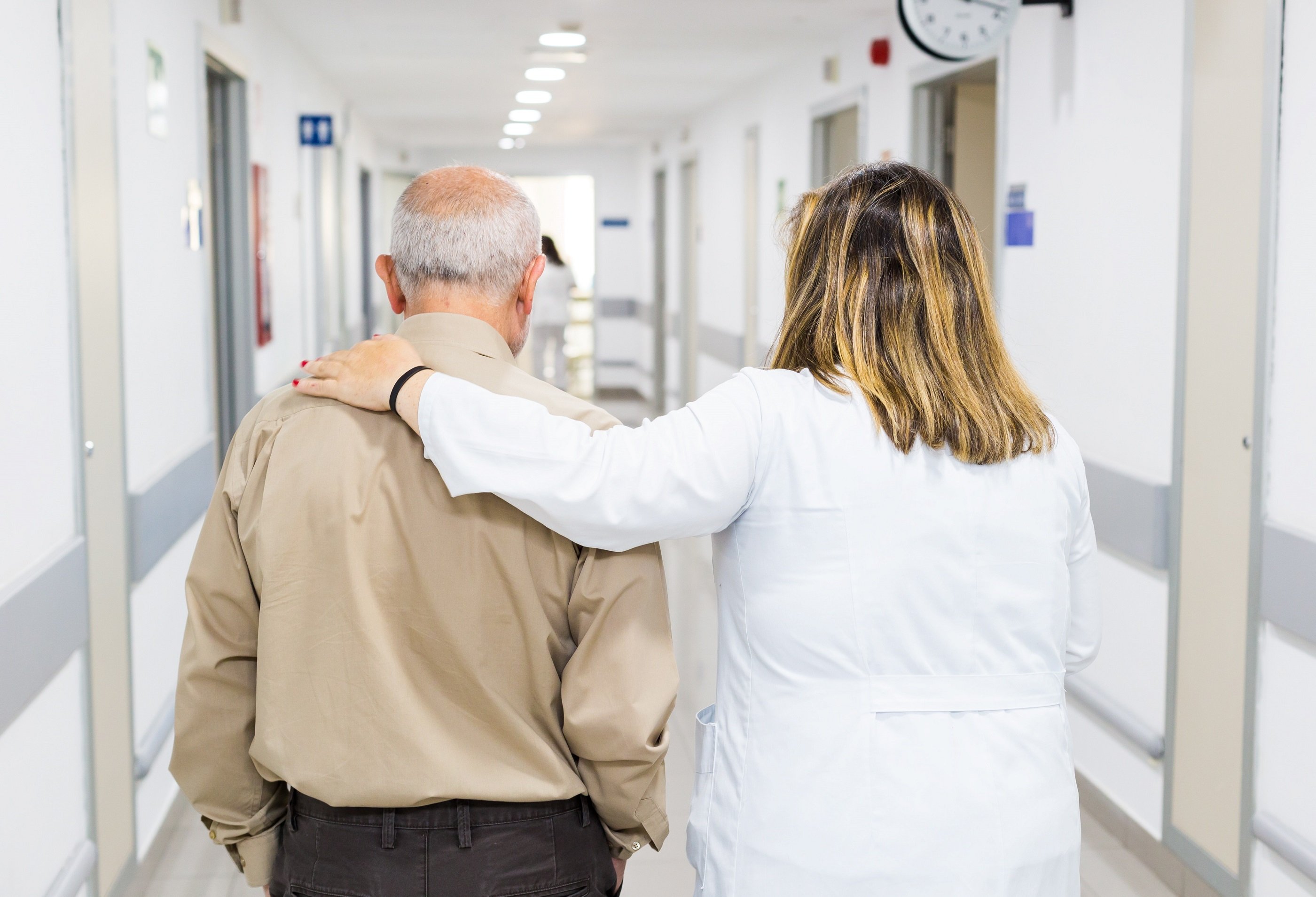 Coronavirus |Voluntarios de La Caixa escriben cartas de ánimo a personas mayores