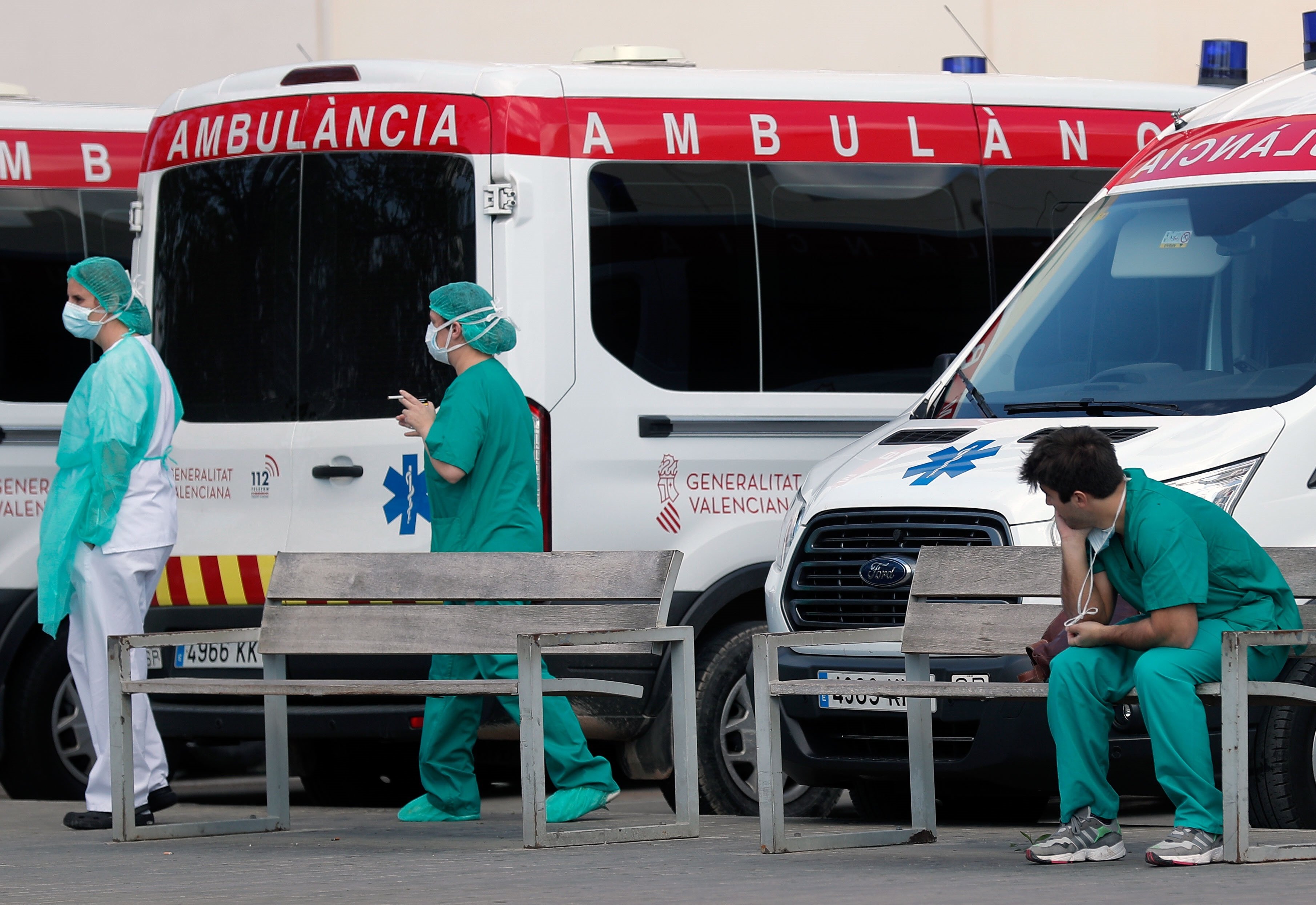 coronavirus ambulancia valencia sanitaris mascareta sanitat hospital - Europa Press