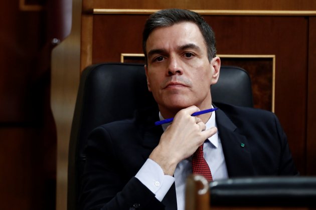 Pedro Sánchez mà al coll EFE