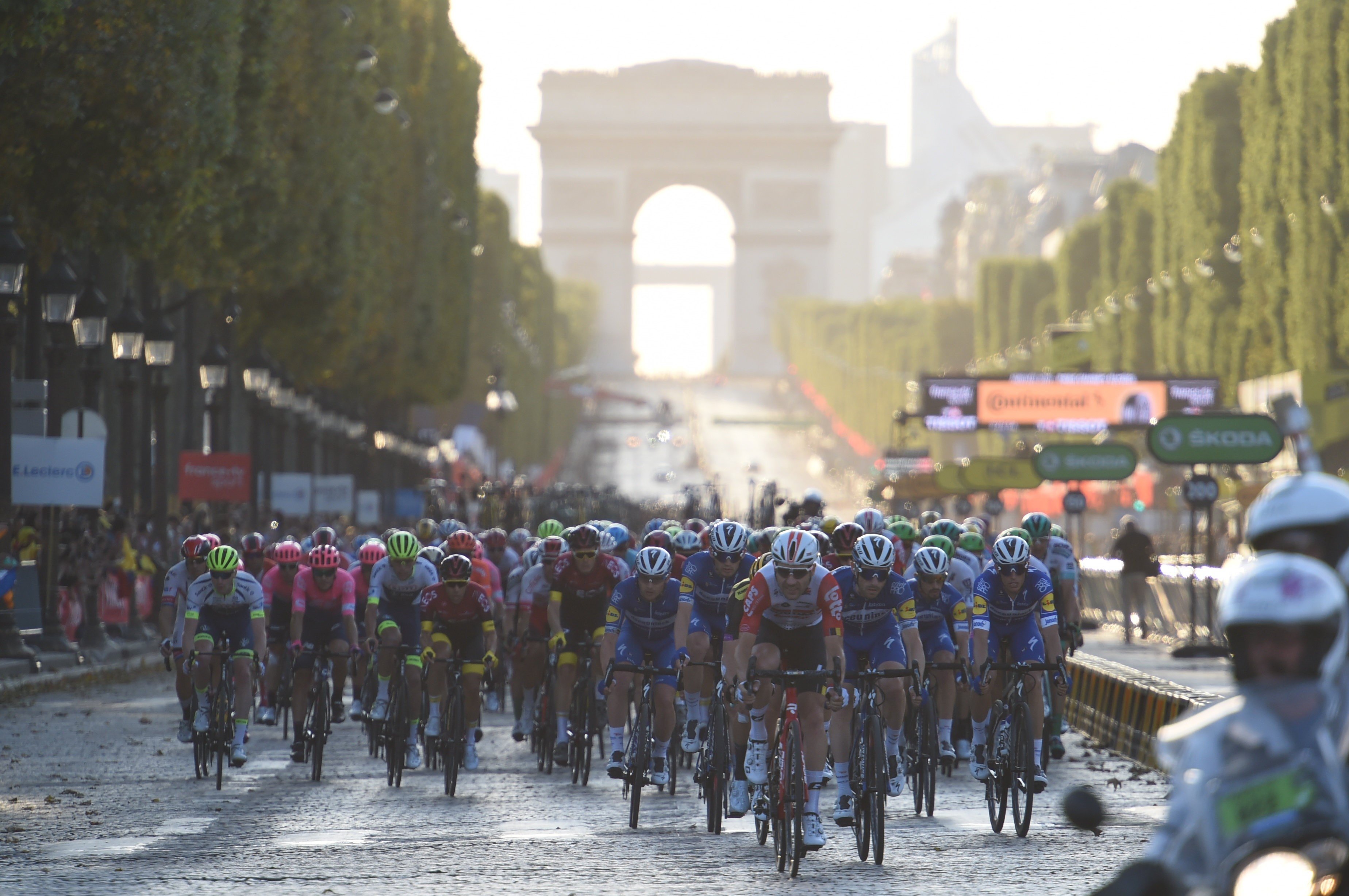 El gobierno francés no descarta el Tour a puerta cerrada por el coronavirus