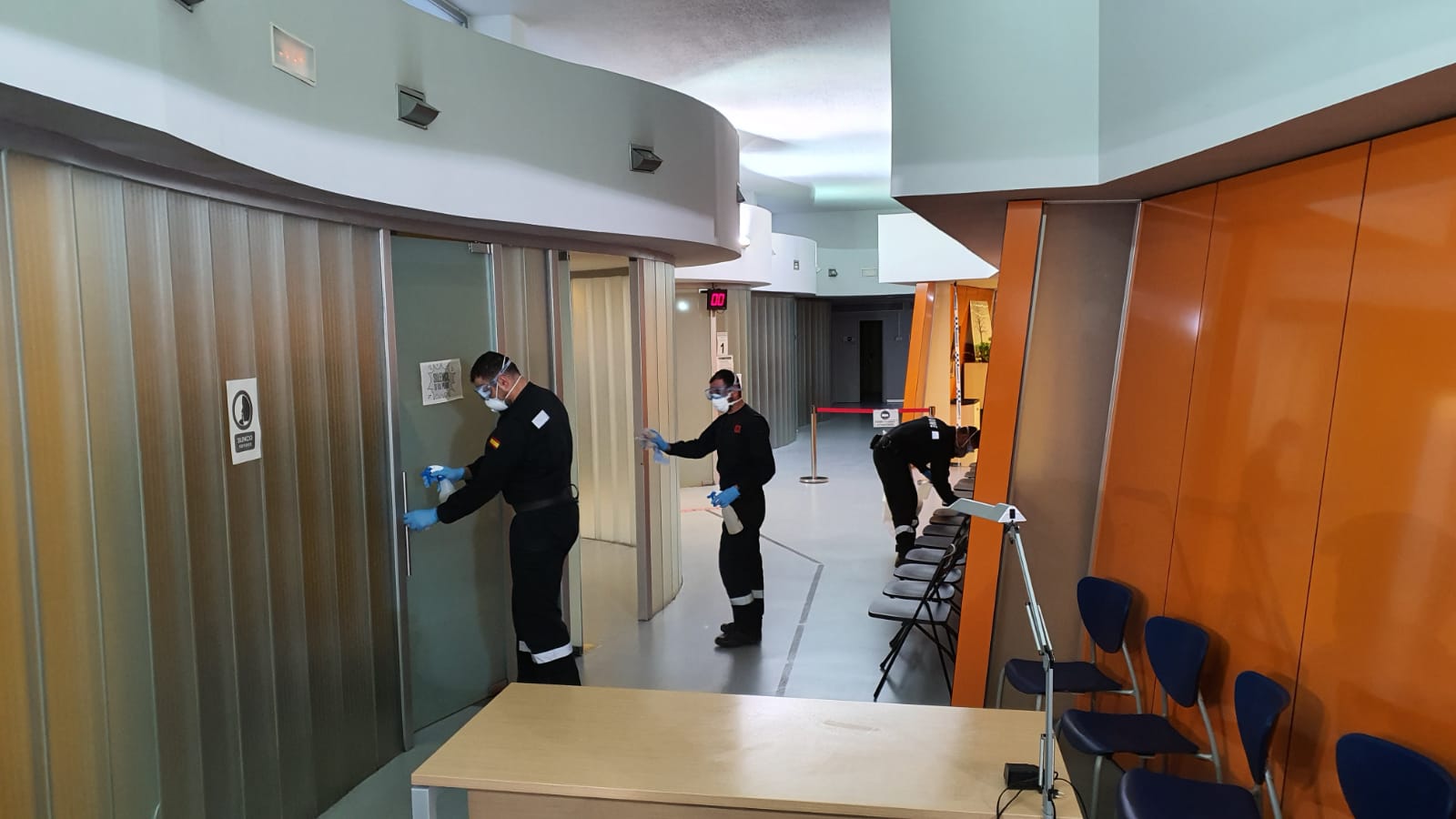 Catalan hospital closes door to Spanish army virus cleaning unit