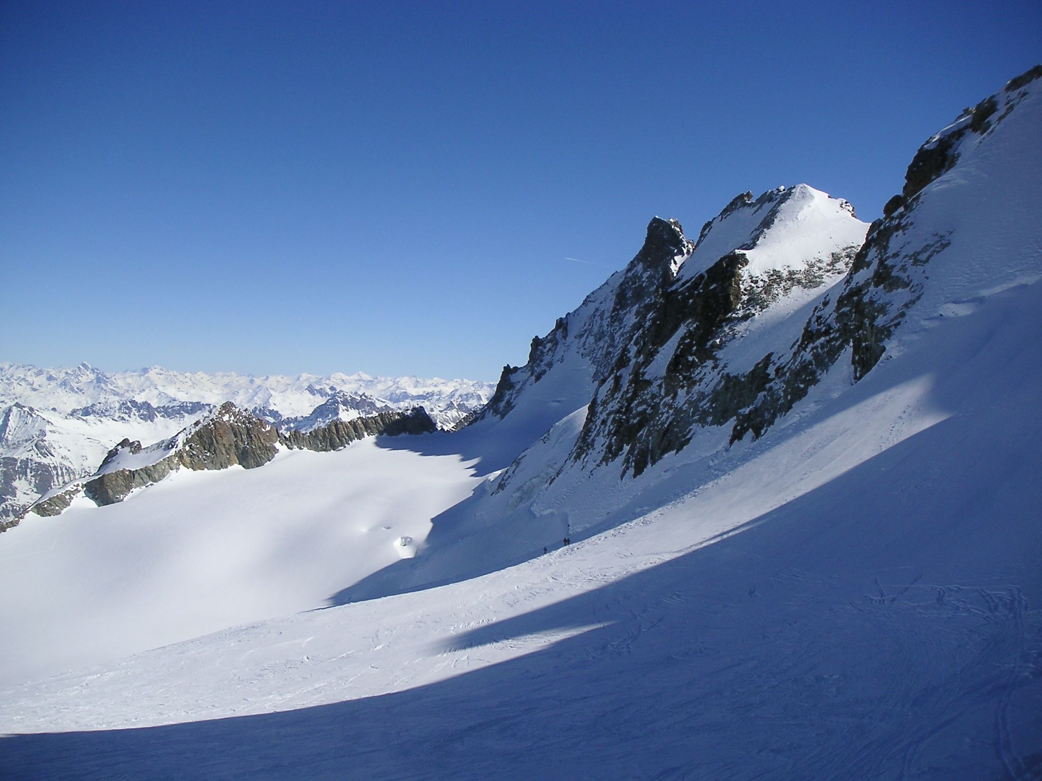 Dos escaladores catalanes mueren en los Alpes franceses