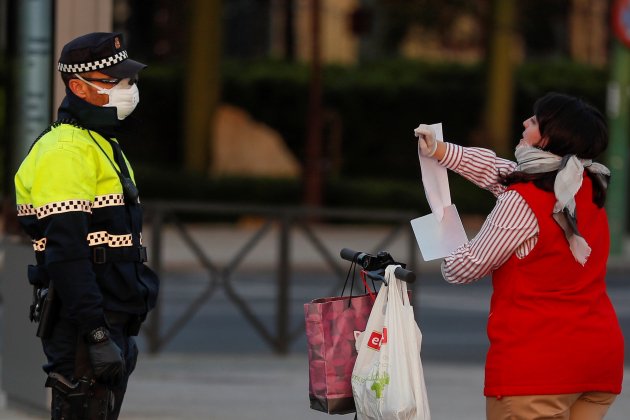 coronavirus controles policía sevilla efe (2)