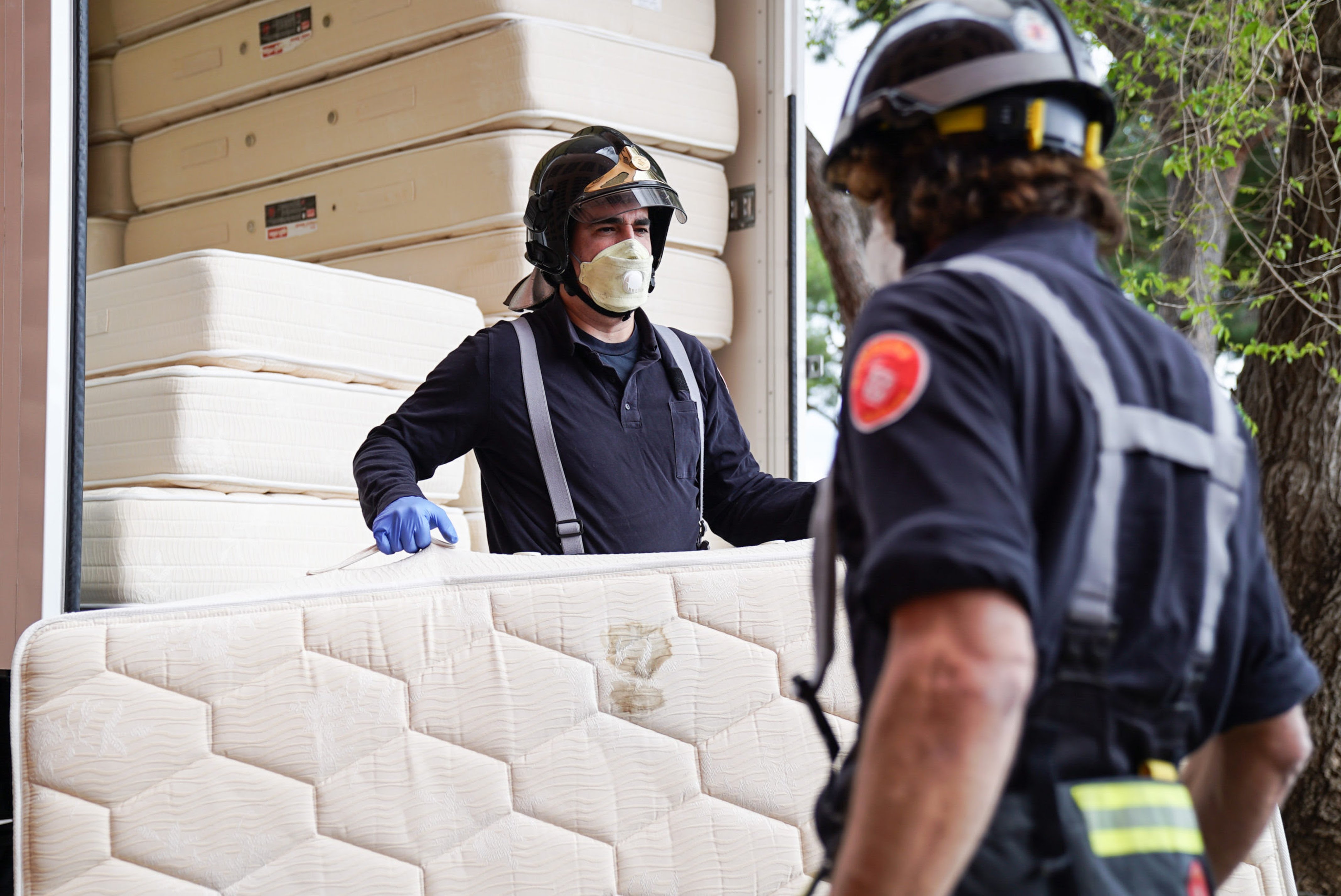 Los Bomberos de la Generalitat refuerzan el dispositivo de Salu del coronavirus