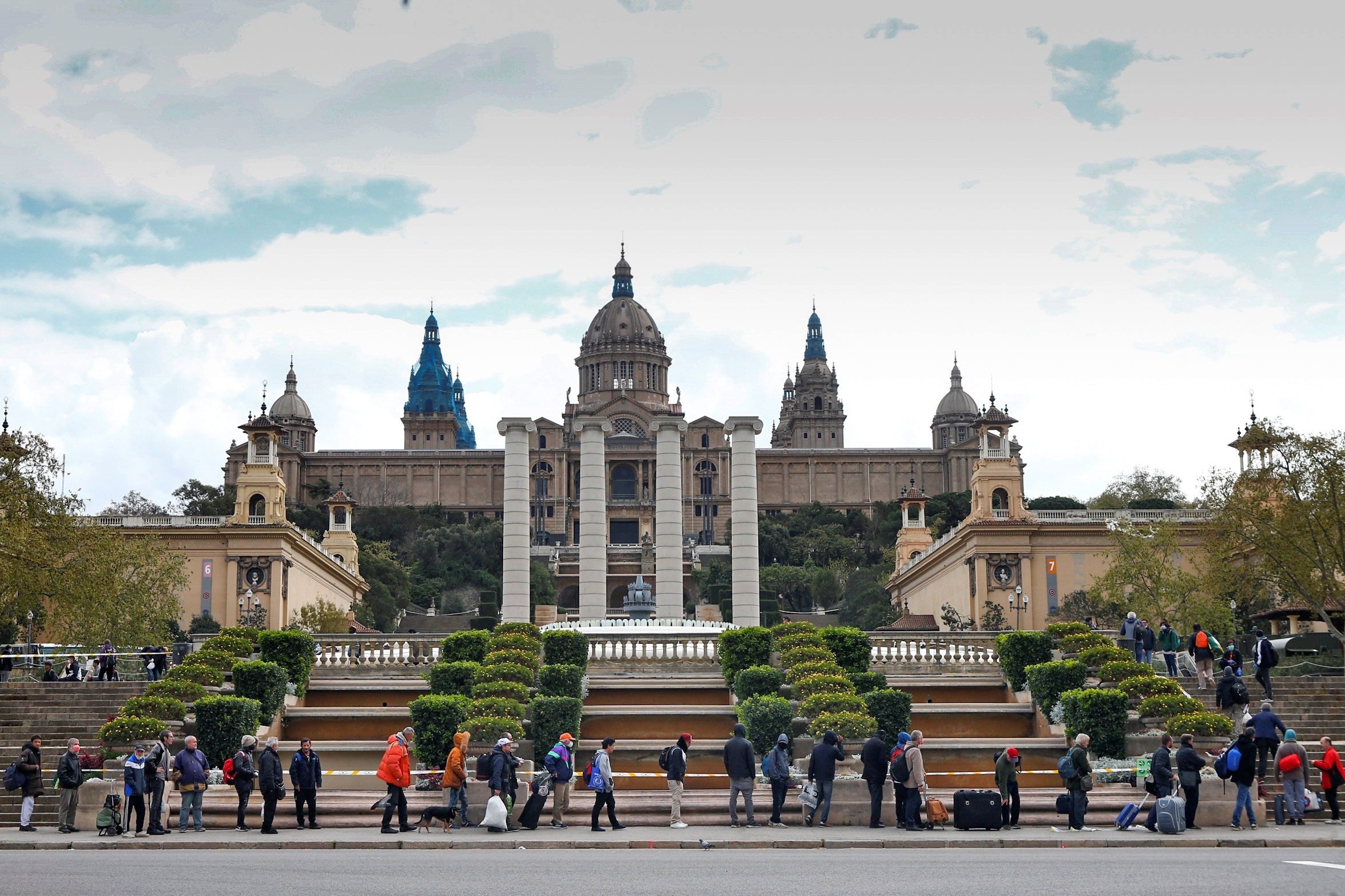 Òmnium organiza un maratón para recoger recursos para vencer al coronavirus