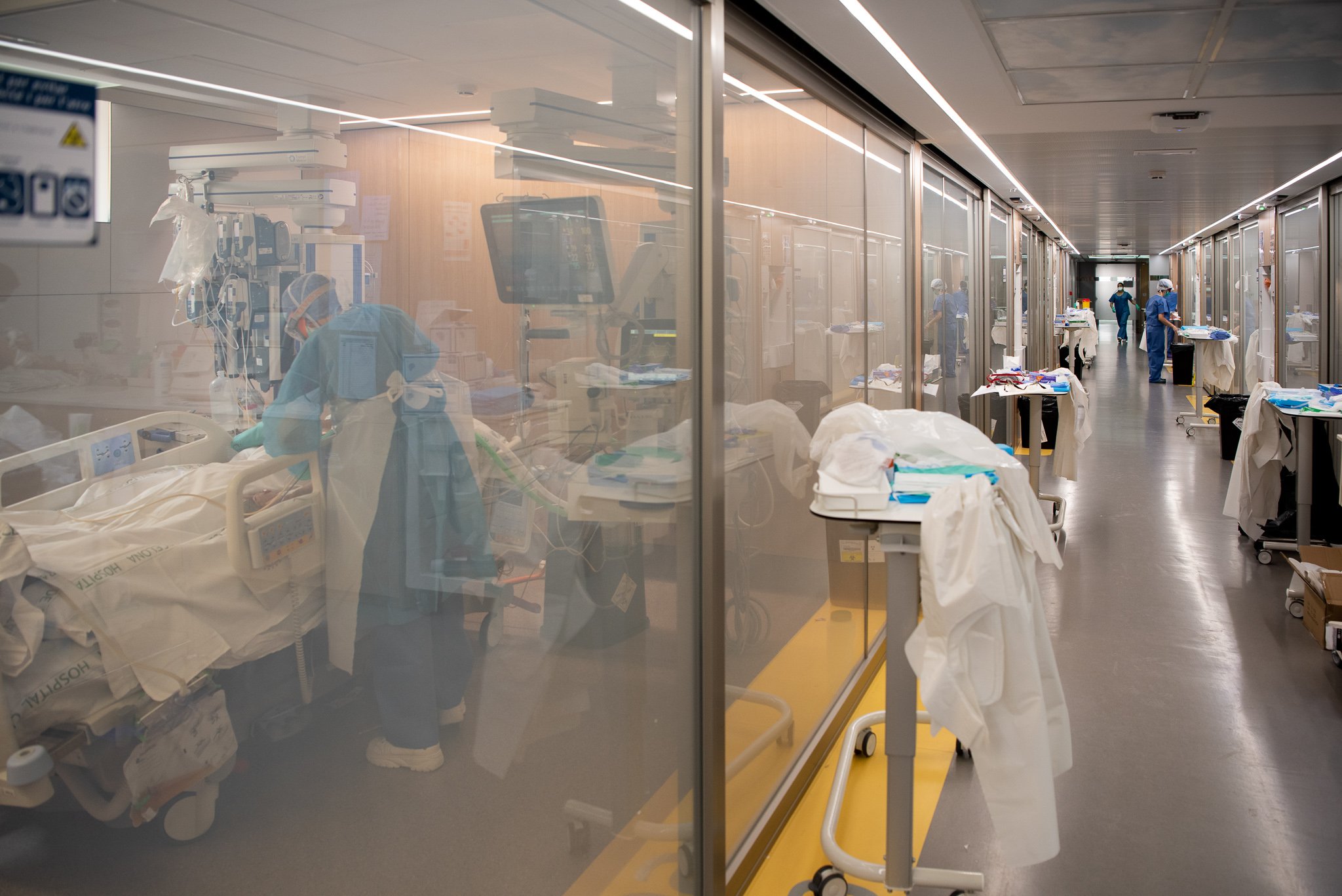 Catalonia's intensive care units, running at 200% of capacity due to coronavirus