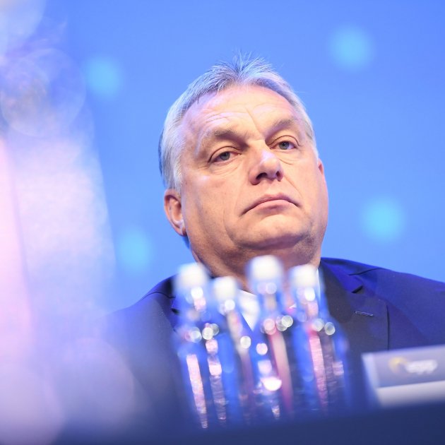 Orbán s’aprofita del coronavirus per convertir-se en dictador d’Hongria
