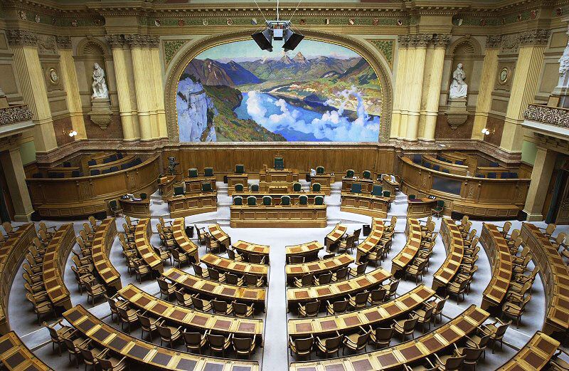 Un diputado suizo asegura estar moviendo hilos para conceder asilo político a Puigdemont