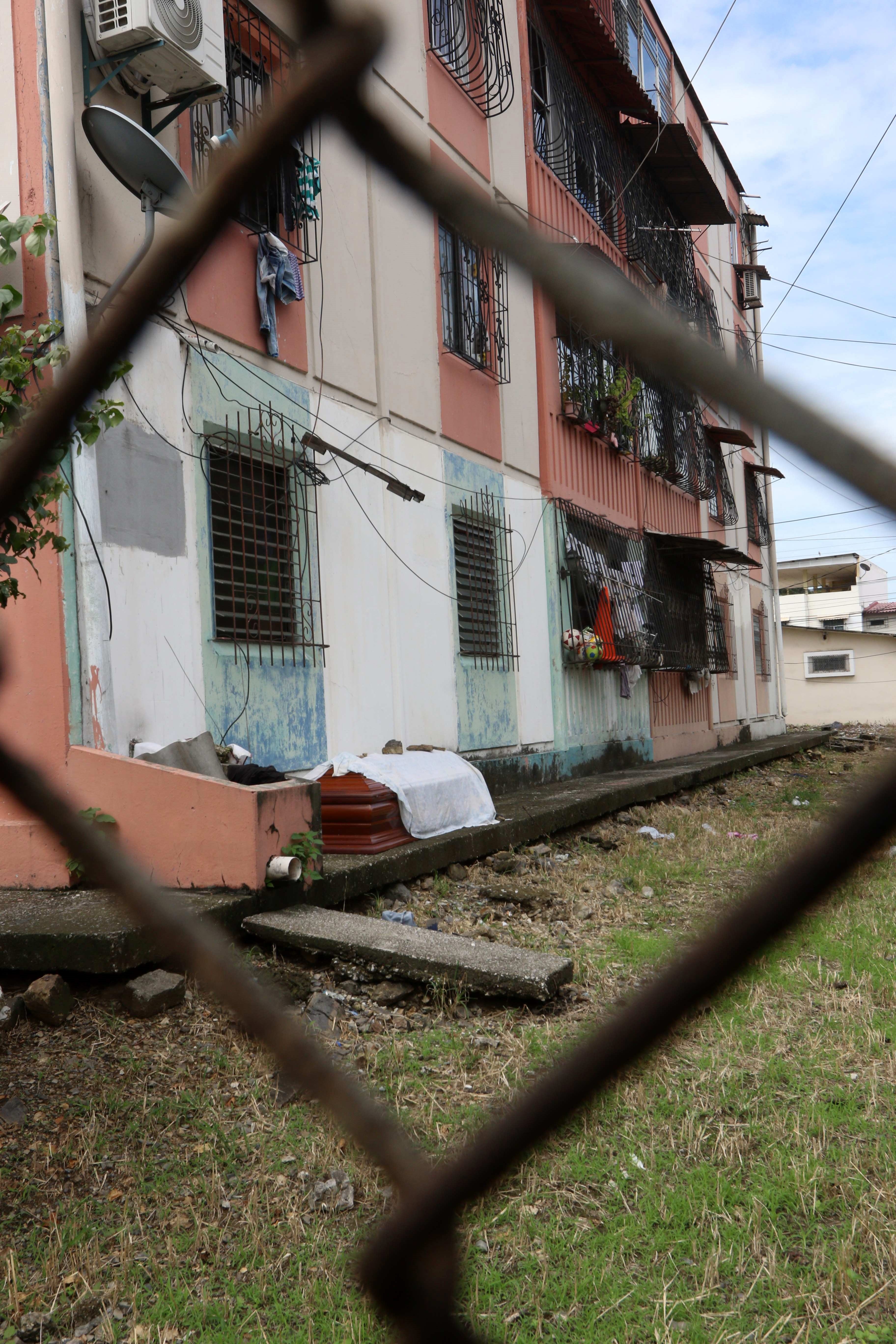 Caos en Guayaquil por el coronavirus: muertos en casas y escasez de medicamentos