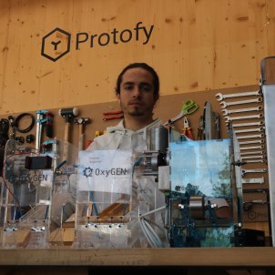 Respiradors OxyGEN: el projecte d'origen català que ja ha arribat a 60 països