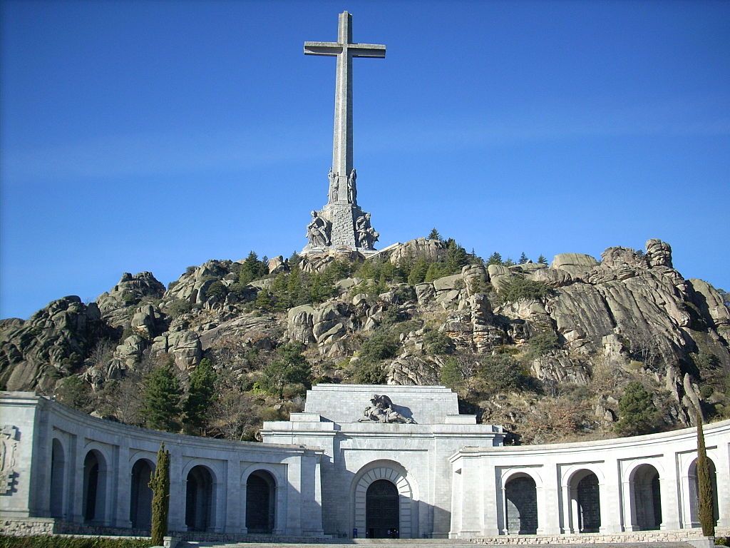 El Congreso aprueba retirar a Franco del Valle de los Caídos