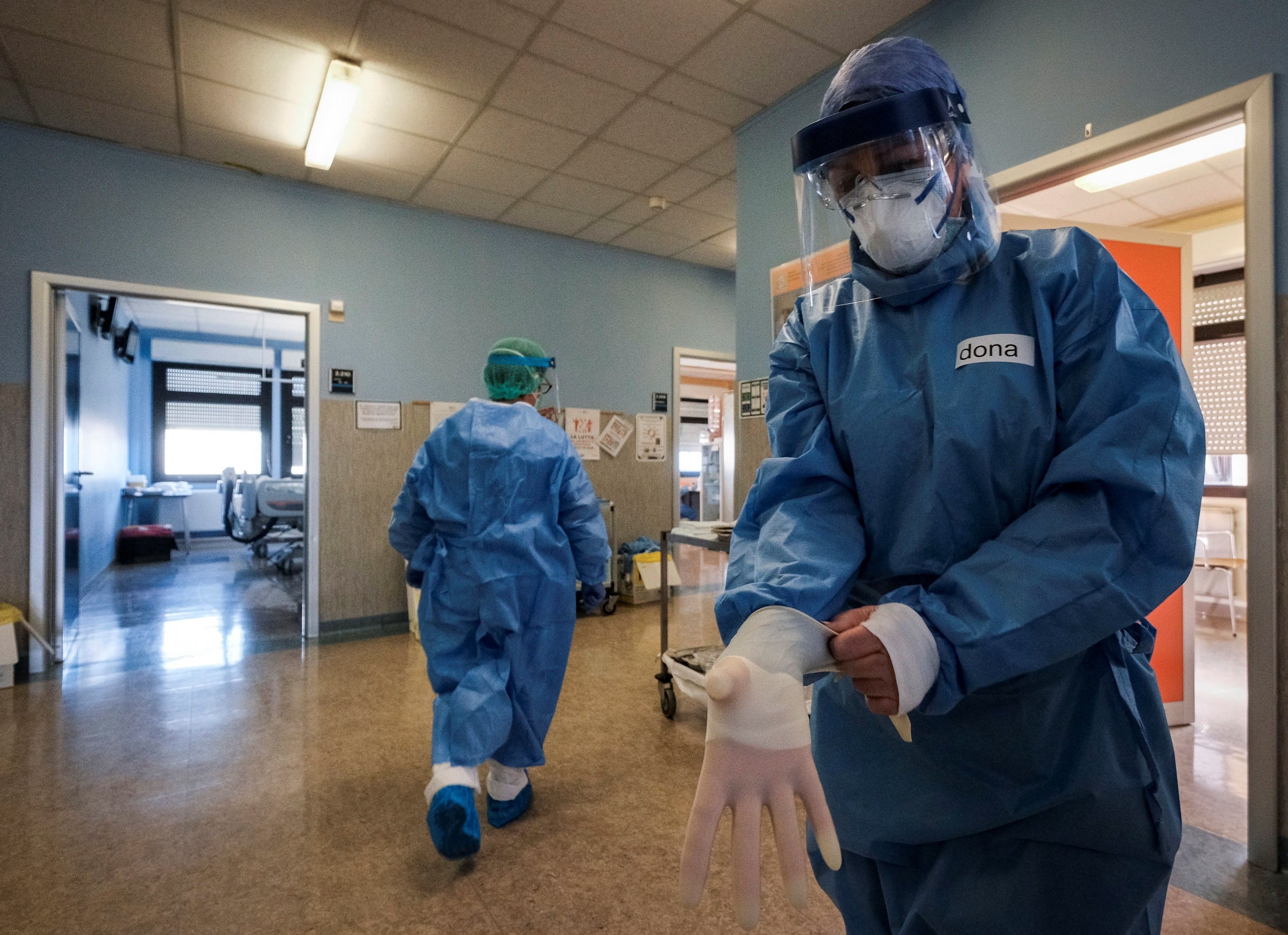 Coronavirus| Italia disminuye las muertes en un día pero ya supera las 23.600