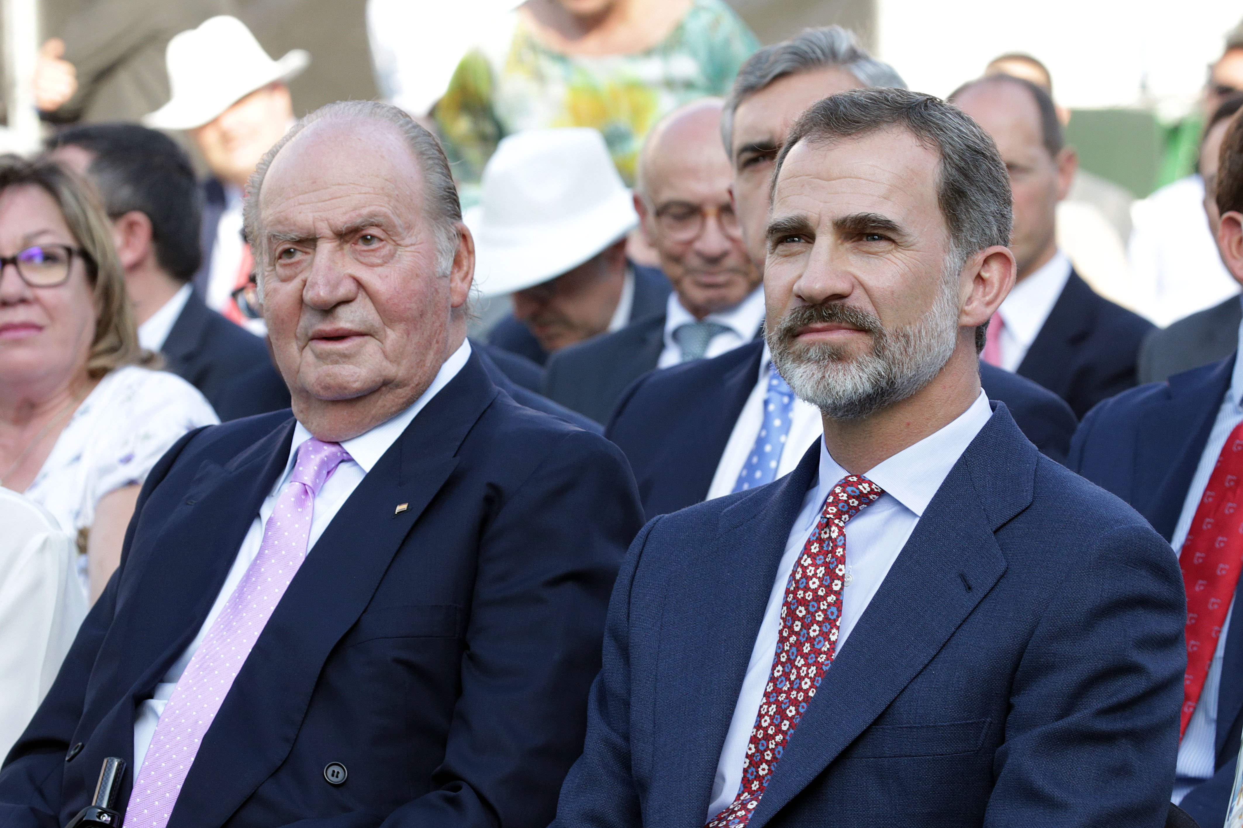 France Inter alerta: "El rey Juan Carlos corre el riesgo de hundir la monarquía"