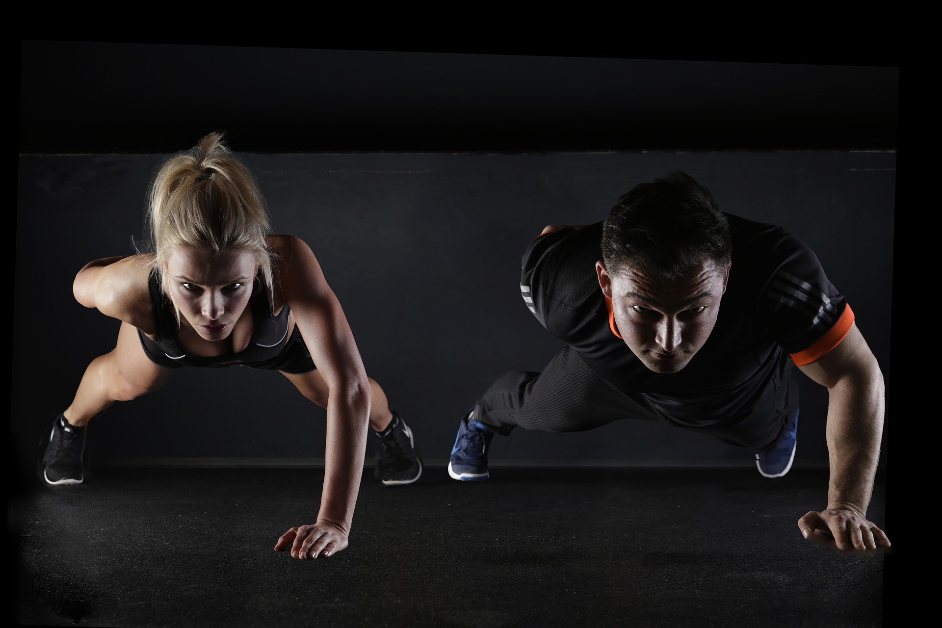 VÍDEO | Cómo hacer flexiones de forma correcta en casa