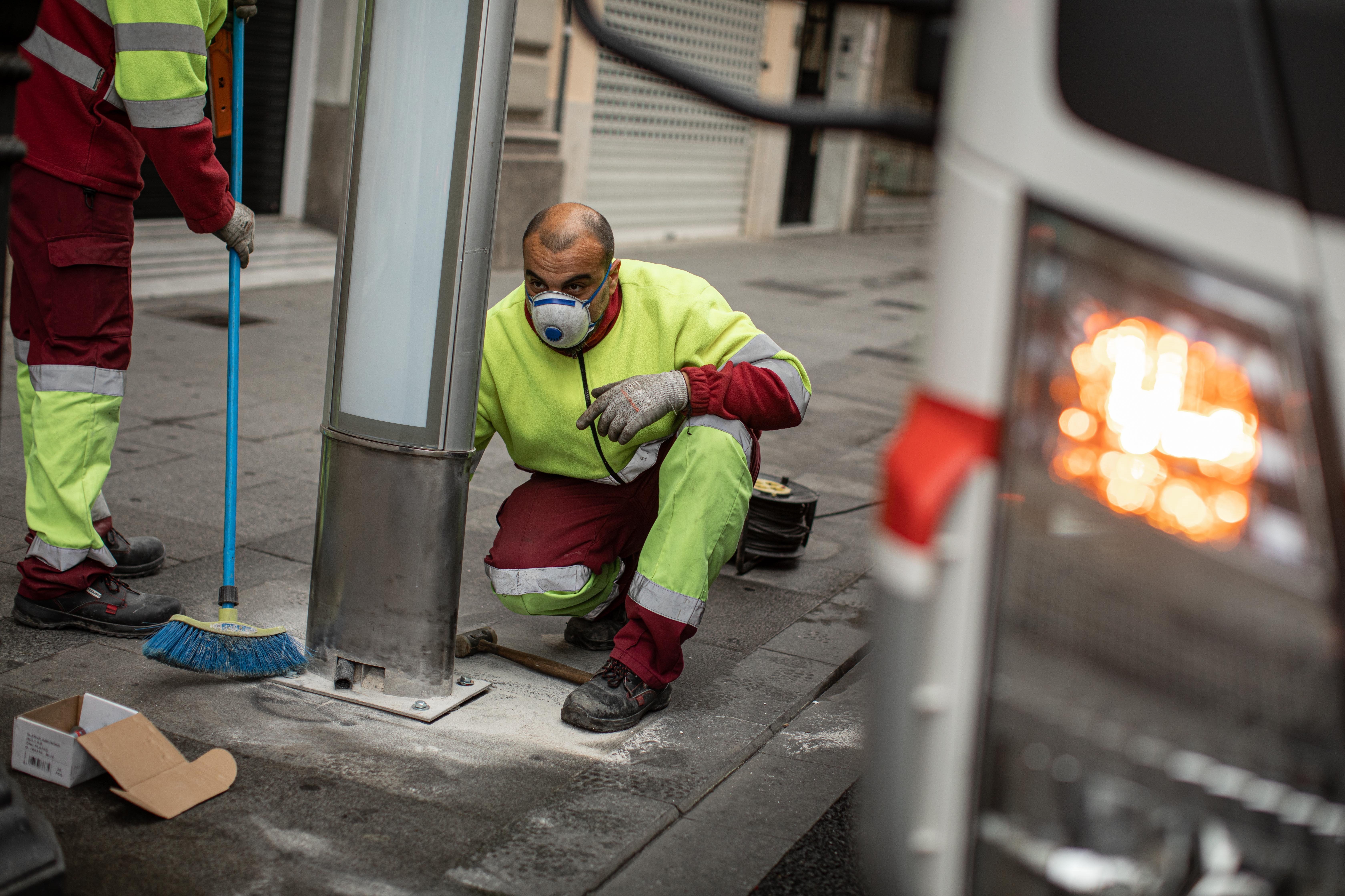 Crida del govern espanyol: tornar a la feina guardant les distàncies
