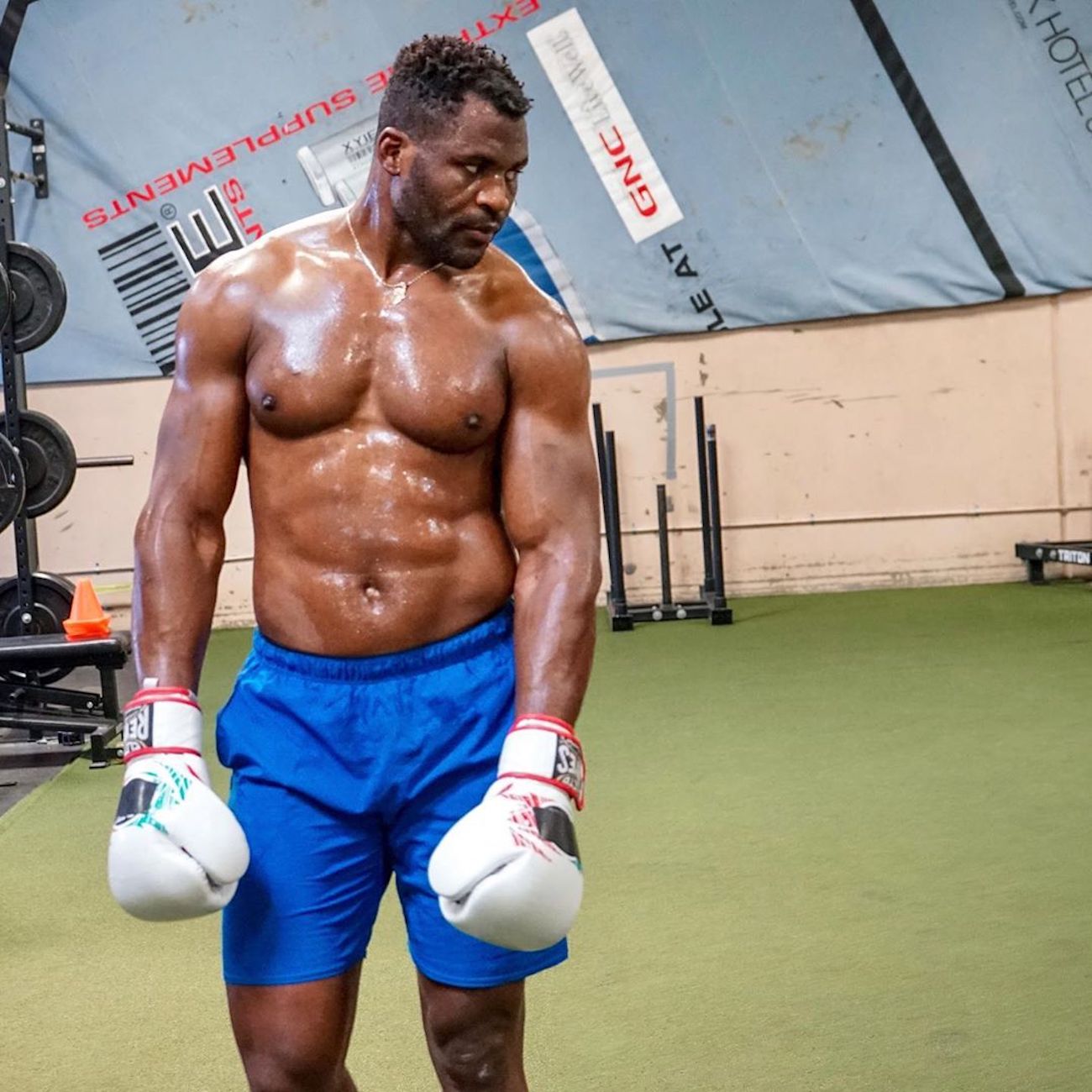 VÍDEO | La nueva rutina imposible del luchador Francis Ngannou