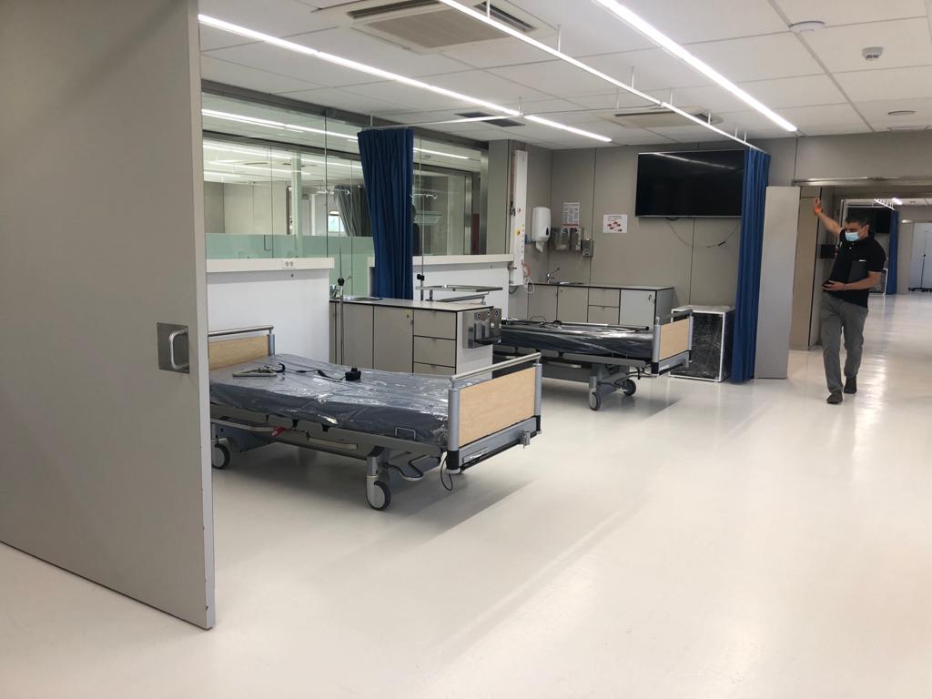 Coronavirus | Convertir un menjador universitari en una UCI en temps rècord