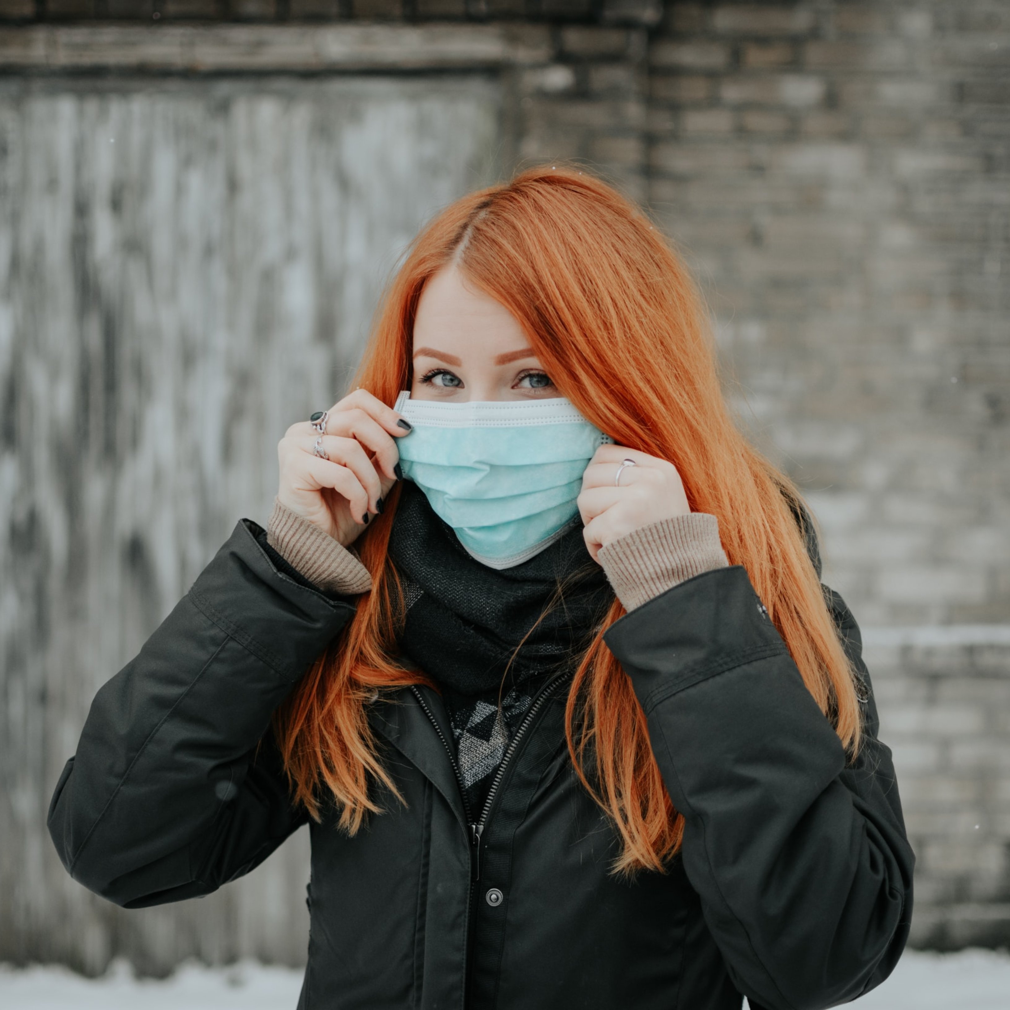 Per què les mascaretes són ara imprescindibles quan abans deien que no ho eren