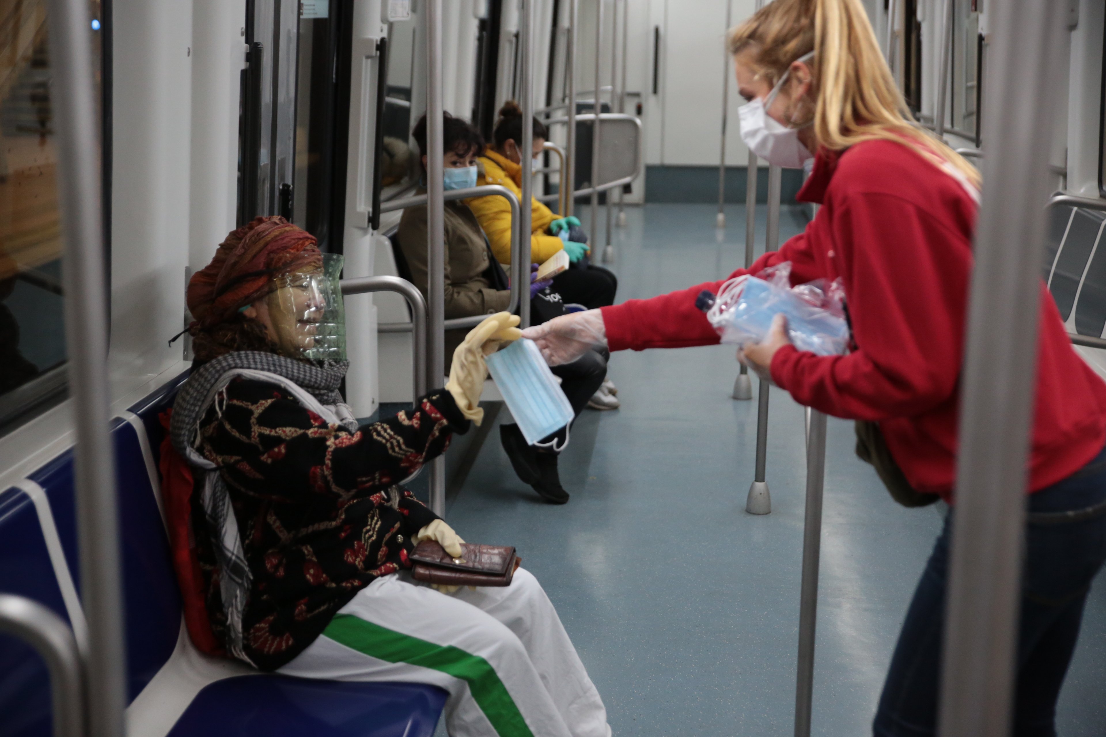 Sanidad aprueba el paso de Barcelona y Lleida a la fase 3 a partir de mañana