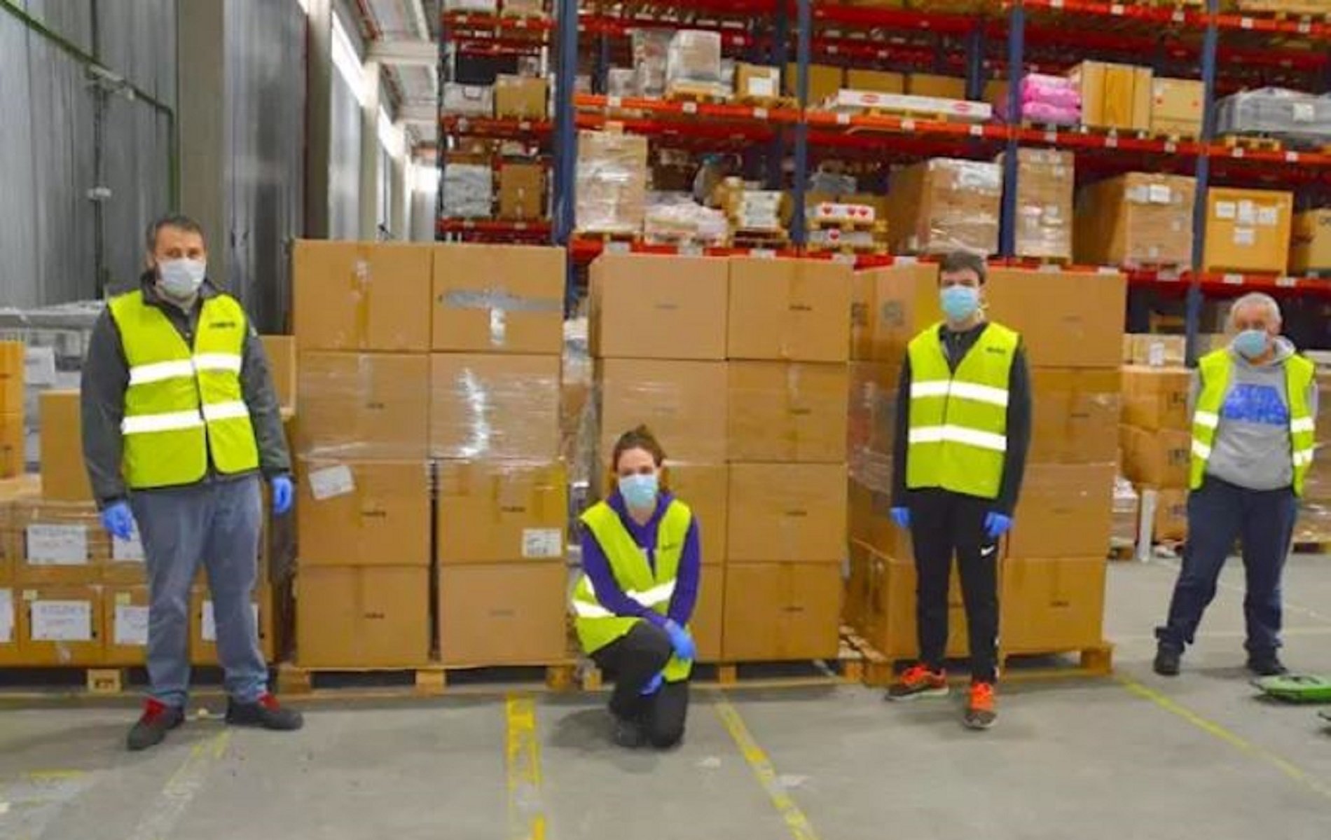 Indra dona 1.000 tauletes per a la formació de menors vulnerables pel Covid-19