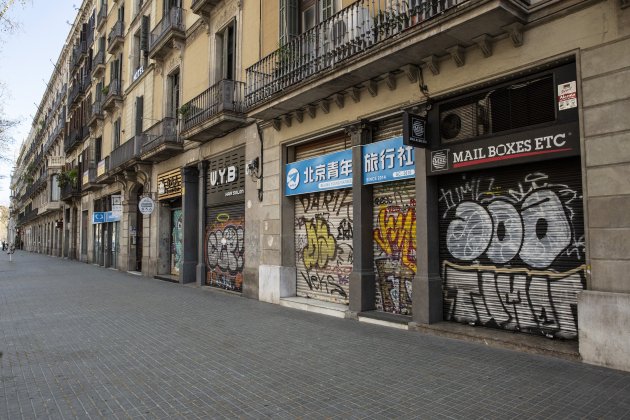 Coronavirus Barcelona negocis xines asiatic tancats botiga tancada