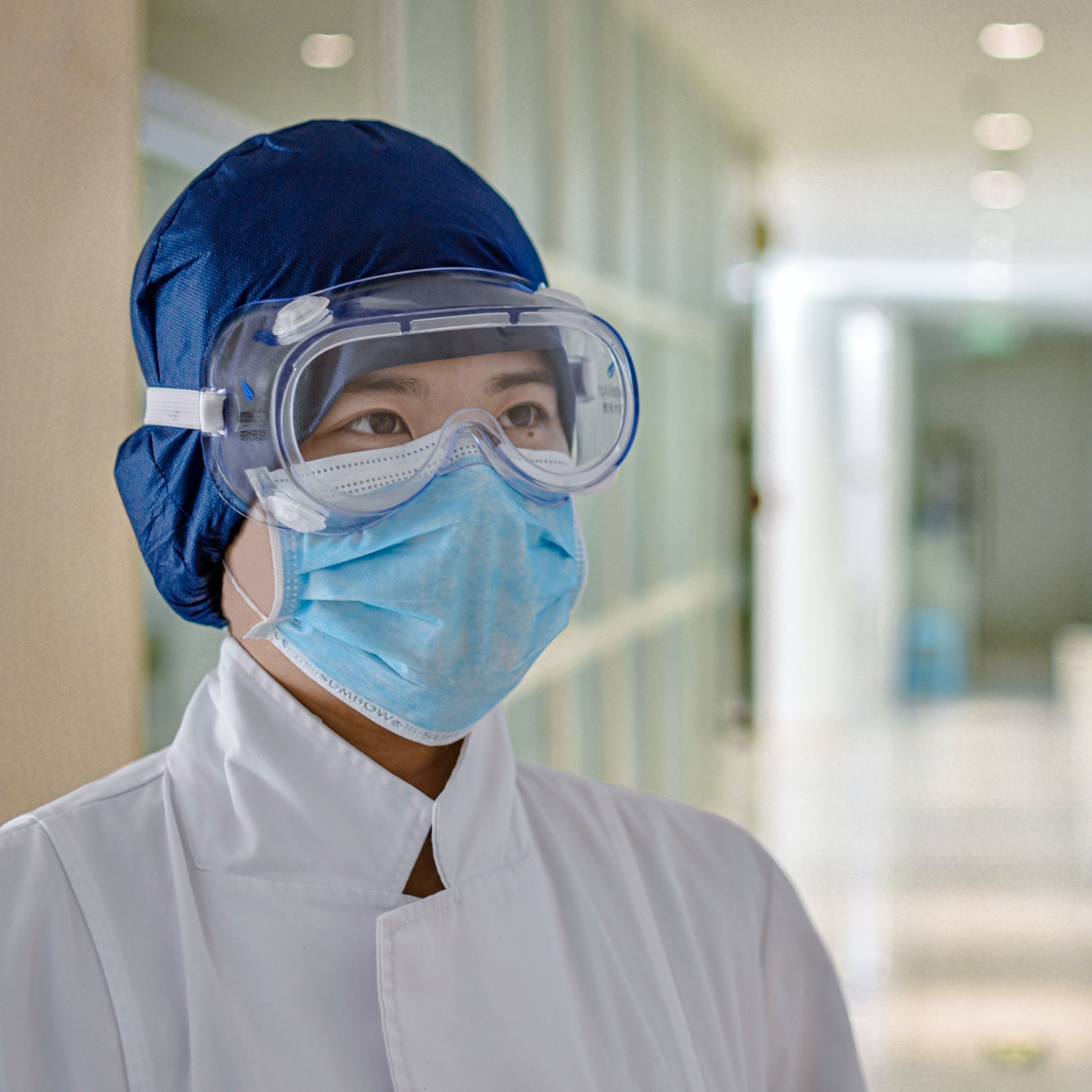 La cifra de enfermeras con síntomas pone en jaque los datos totales del Gobierno