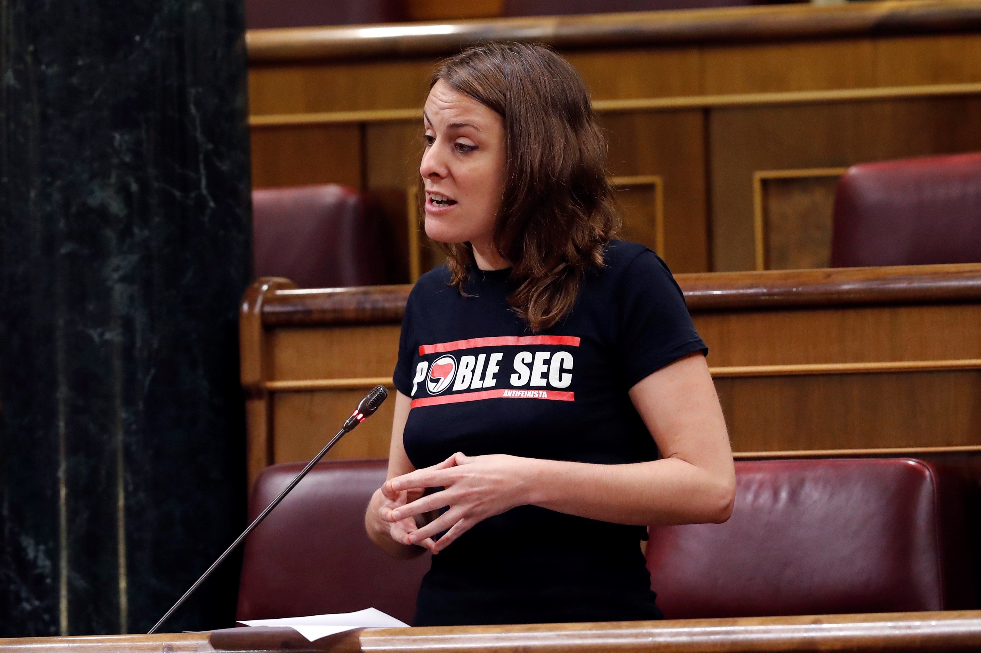 El PSOE censura en el Congreso la crítica de Vehí a la monarquía