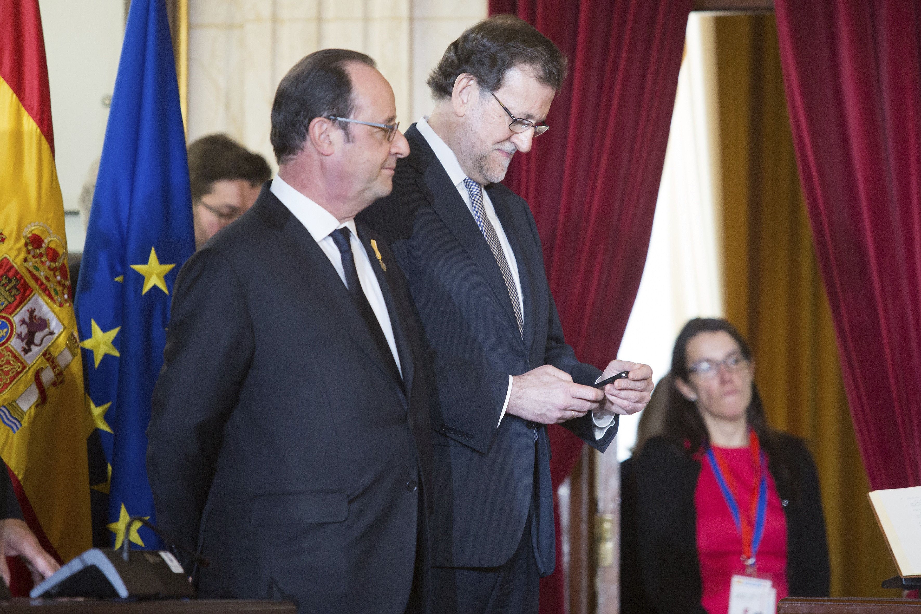 Rajoy, dispuesto a hablar de "problemas reales" (pero no del referéndum)