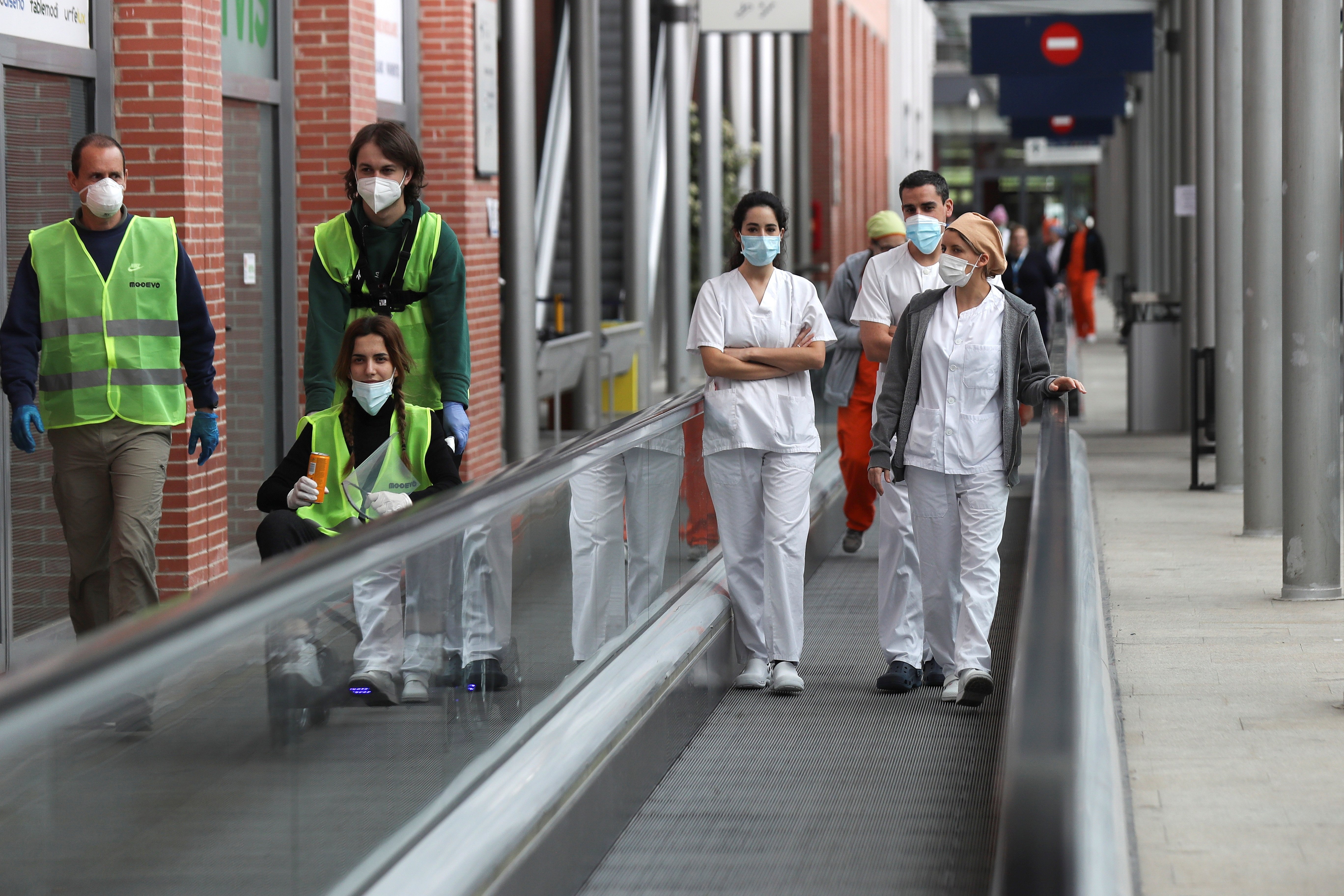 Descenso de muertes por coronavirus en España: 410 las últimas 24 horas