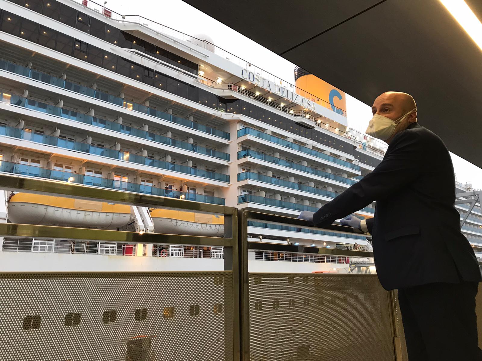 Desembarca en Barcelona un crucero atrapado en alta mar por el coronavirus