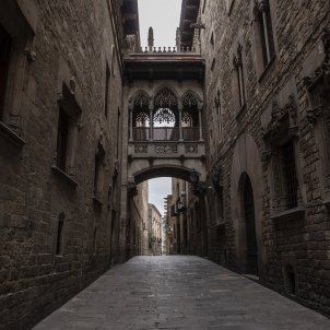 Com es deia "toc de queda" genuïnament en català? - Sergi Alcàzar Com es deia "toc de queda" genuïnament en català? - Sergi Alcàzar